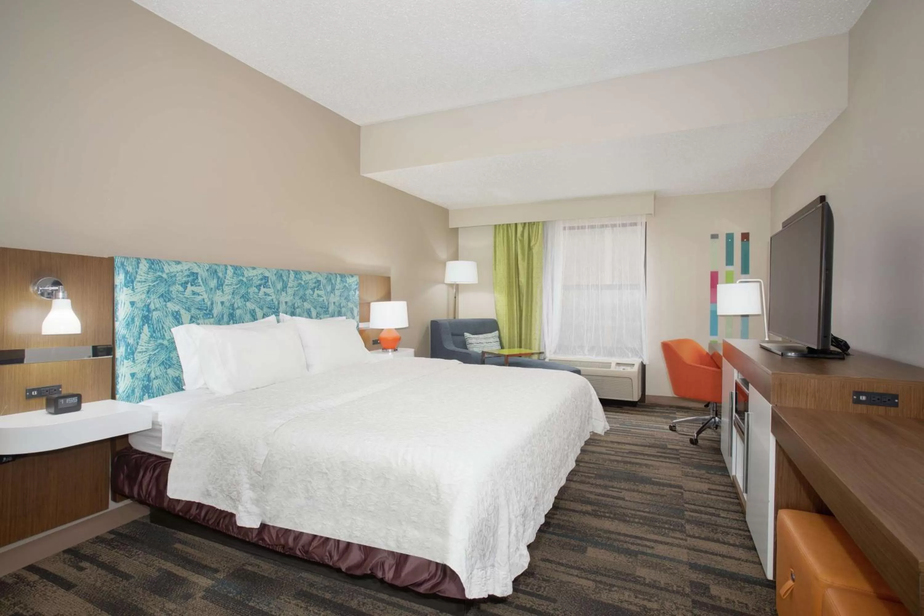 Bedroom, Bed in Hampton Inn & Suites Kansas City-Merriam