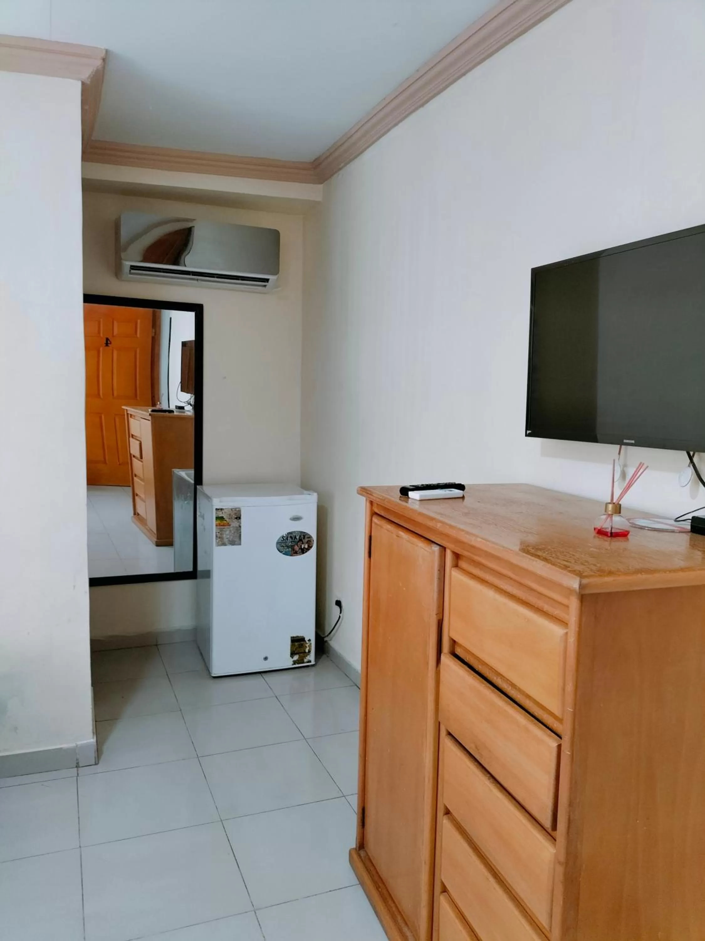 TV/Entertainment Center in Posada Yasa sarie bay