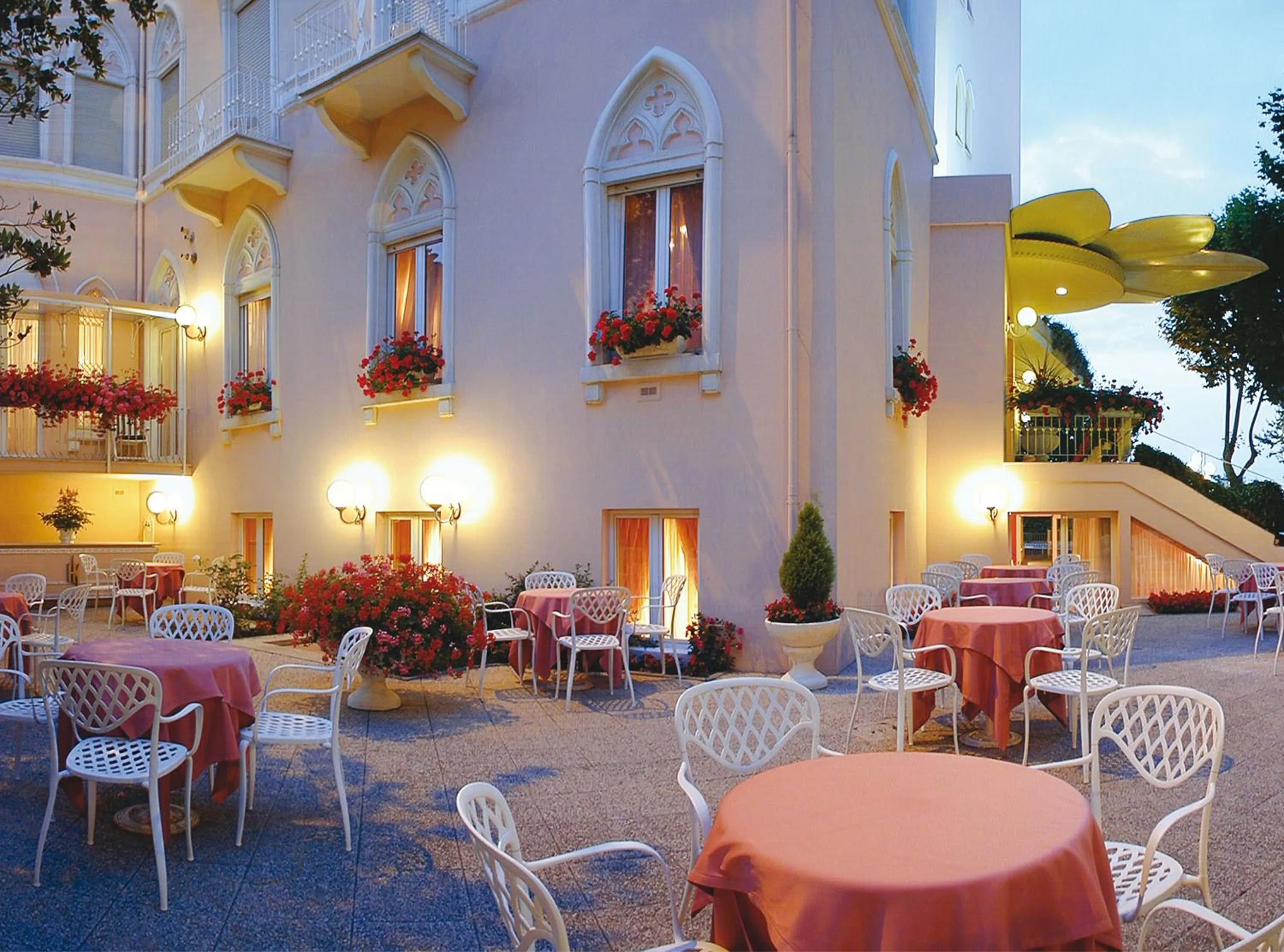 Restaurant/places to eat in Hotel Milton Rimini