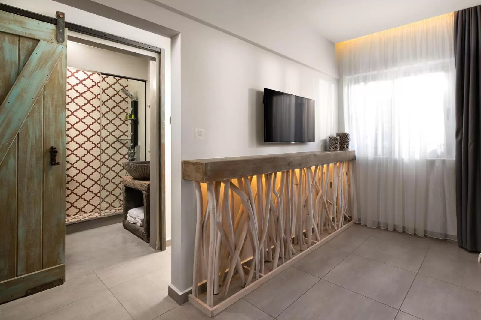 TV and multimedia in Elakati Luxury Boutique Hotel - Adults Only