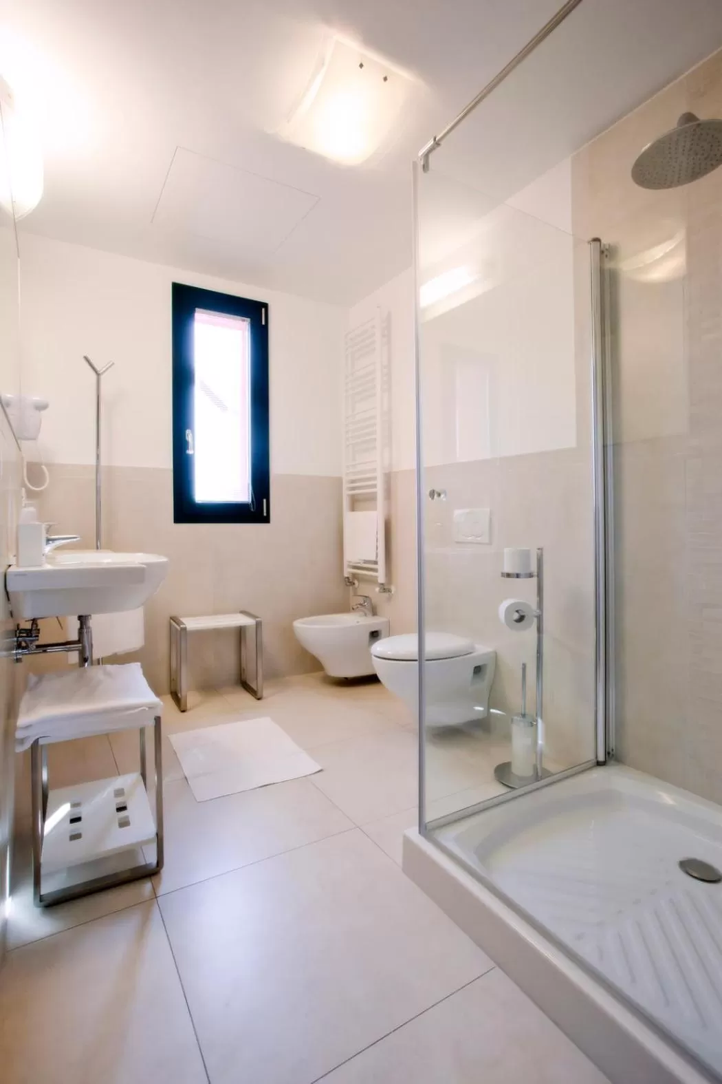 Shower in Hotel Marco Polo 3 Stelle Superior