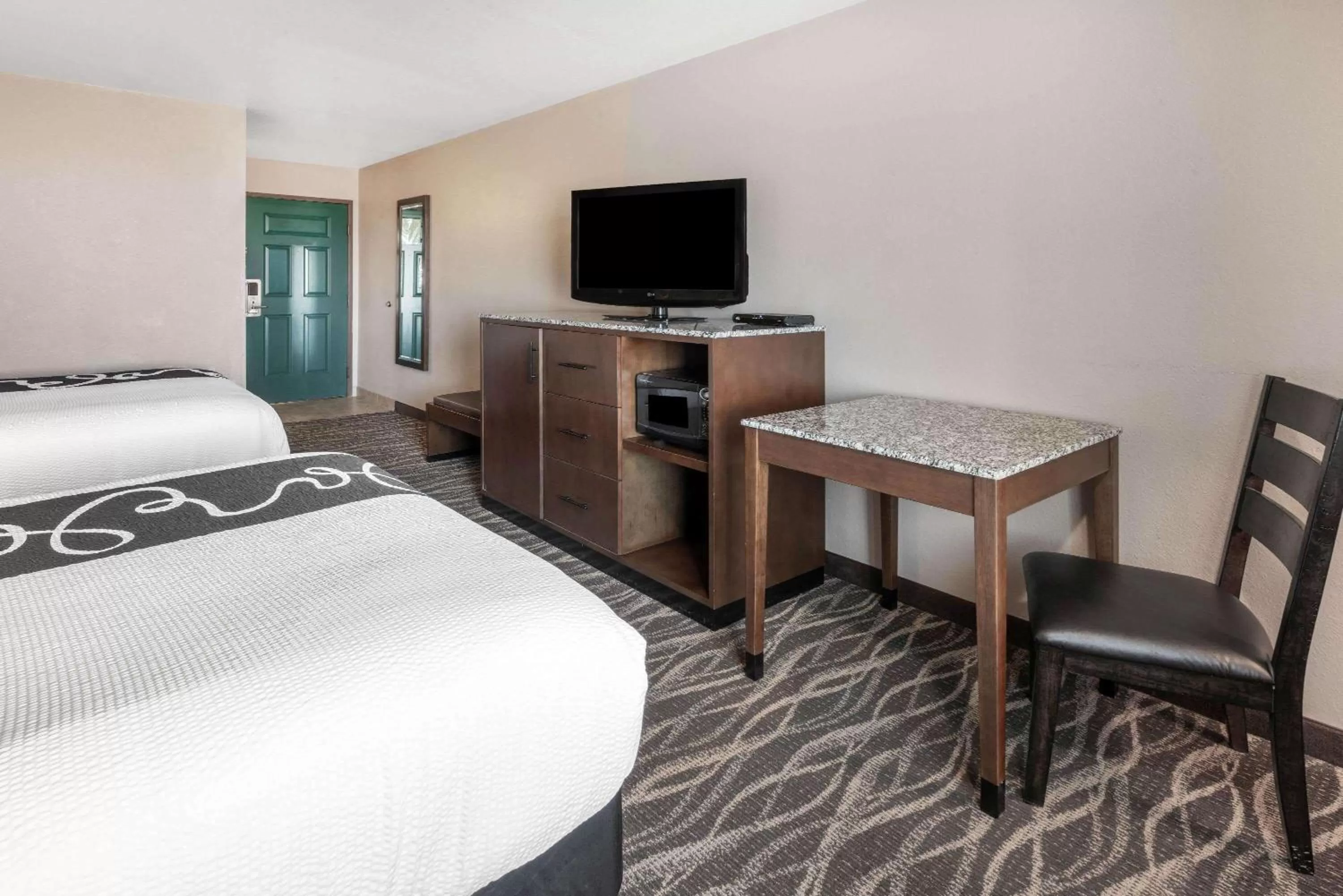 Photo of the whole room, Bed in La Quinta by Wyndham Belgrade - Bozeman Airport