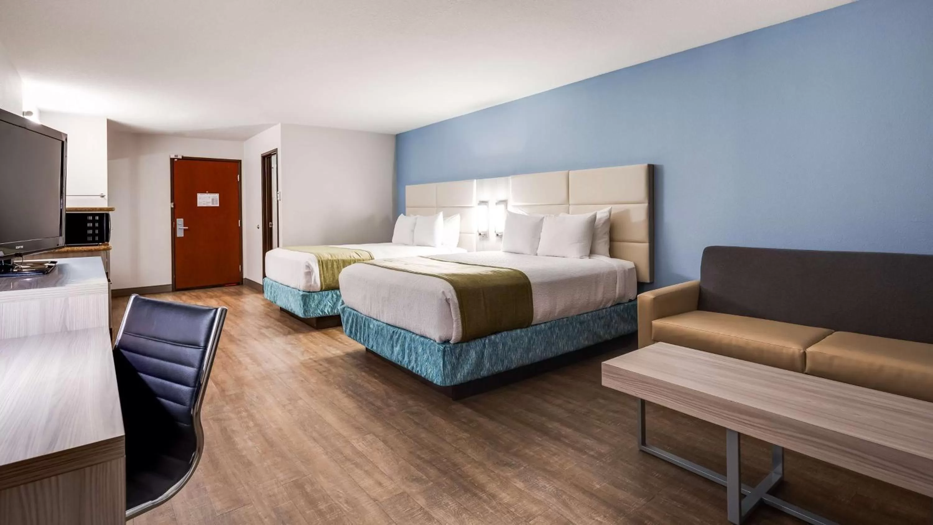 Photo of the whole room, Bed in Best Western Sandy Inn