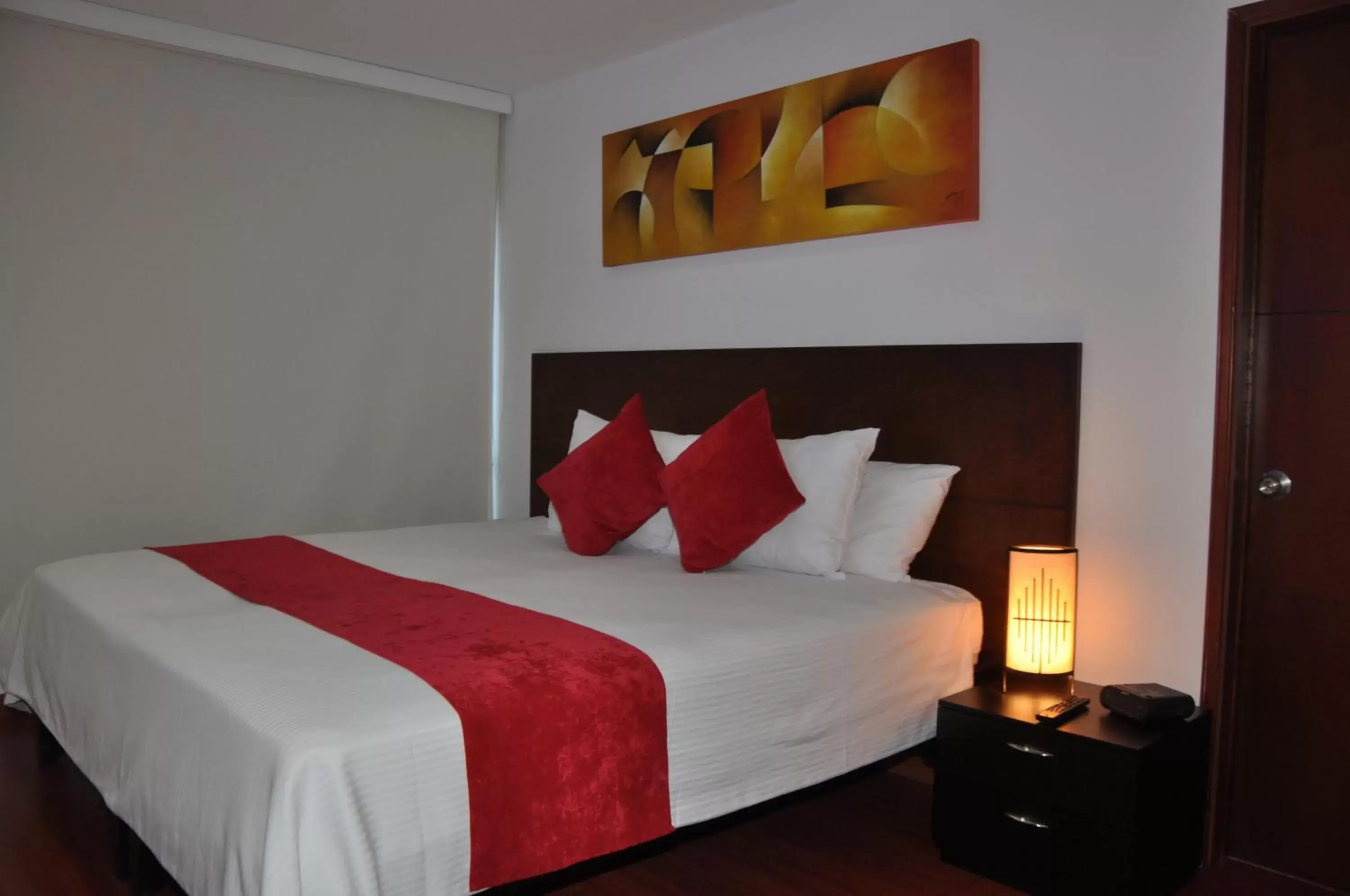 Three-Bedroom Apartment in Apartasuites Plaza Modelia Three-Bedroom Apartment in Apartasuites Plaza Modelia