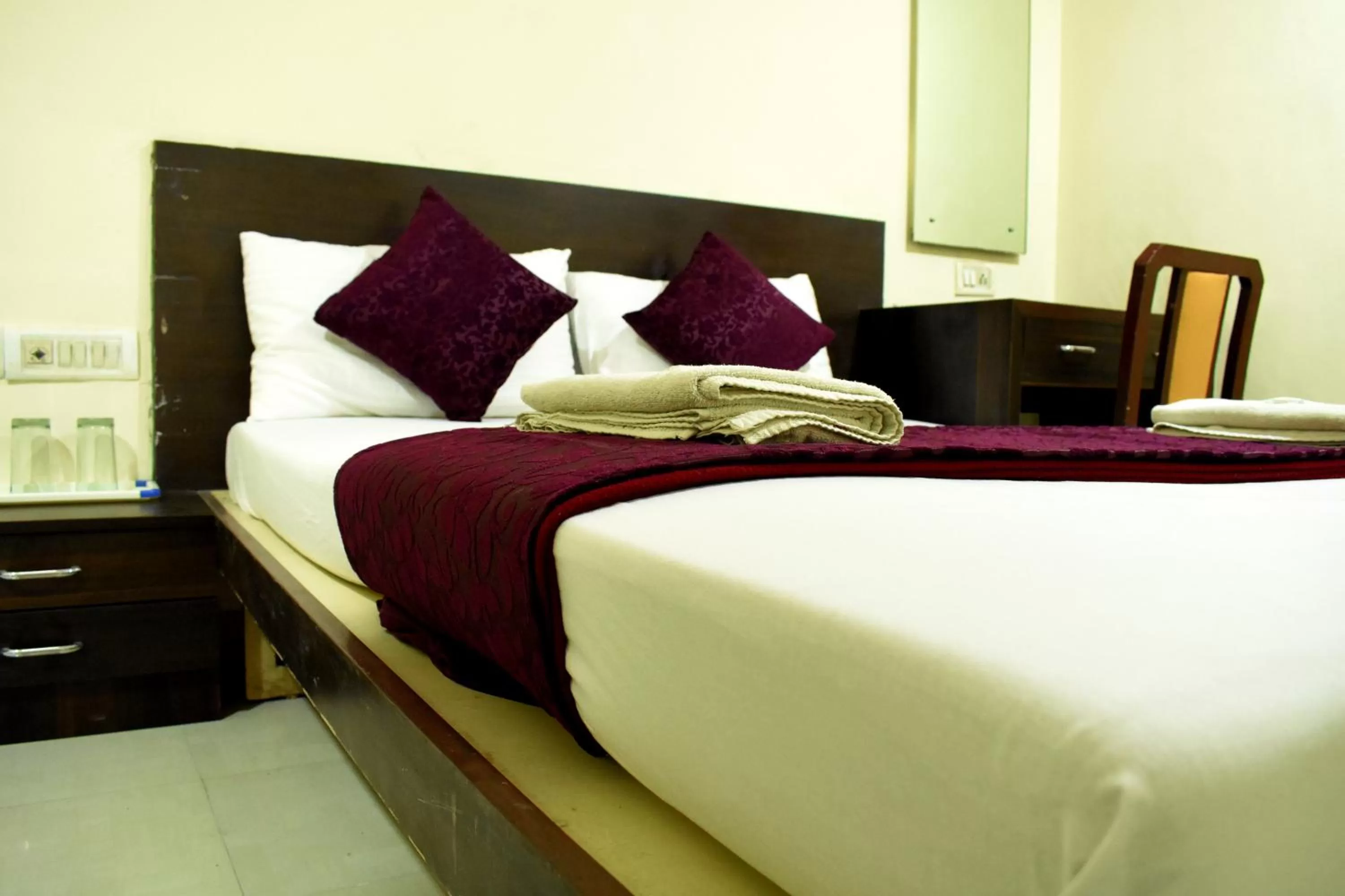 Bed in Sai Sharan Stay Inn- Near MIDC Turbhe Navi Mumbai