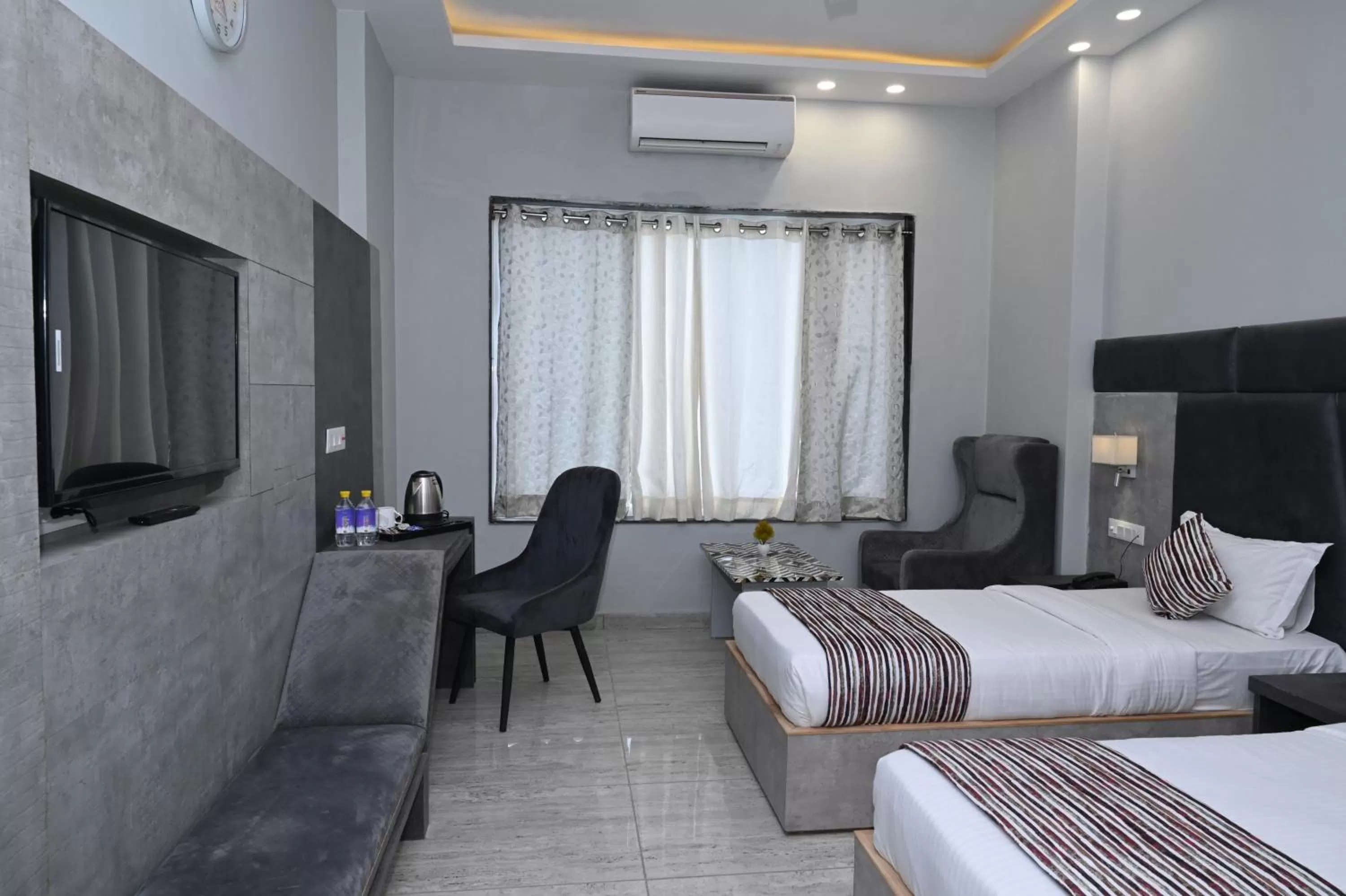 TV and multimedia, Bed in Hotel Vasdaa Grand