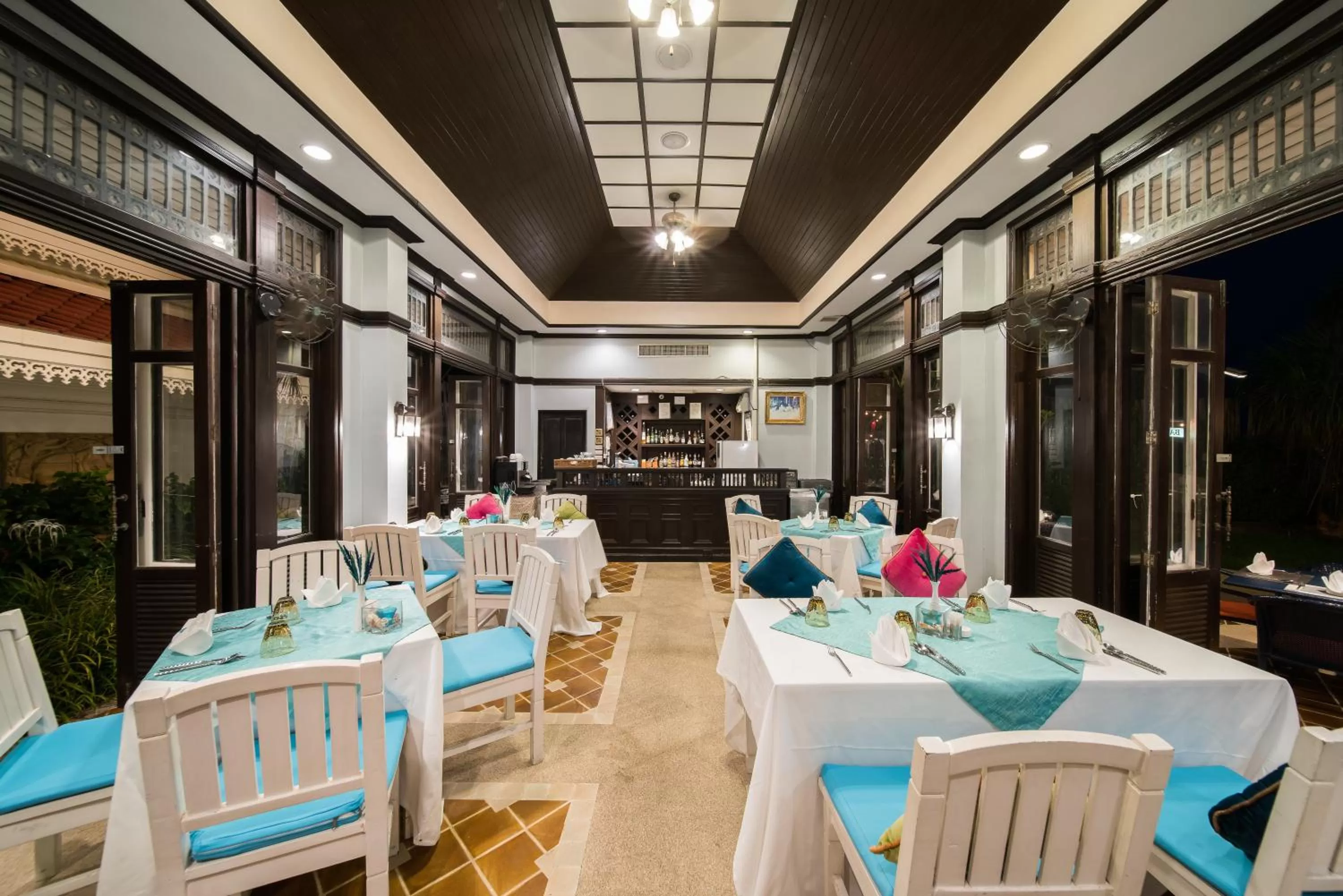 Restaurant/places to eat in Wora Bura Hua Hin Resort & Spa