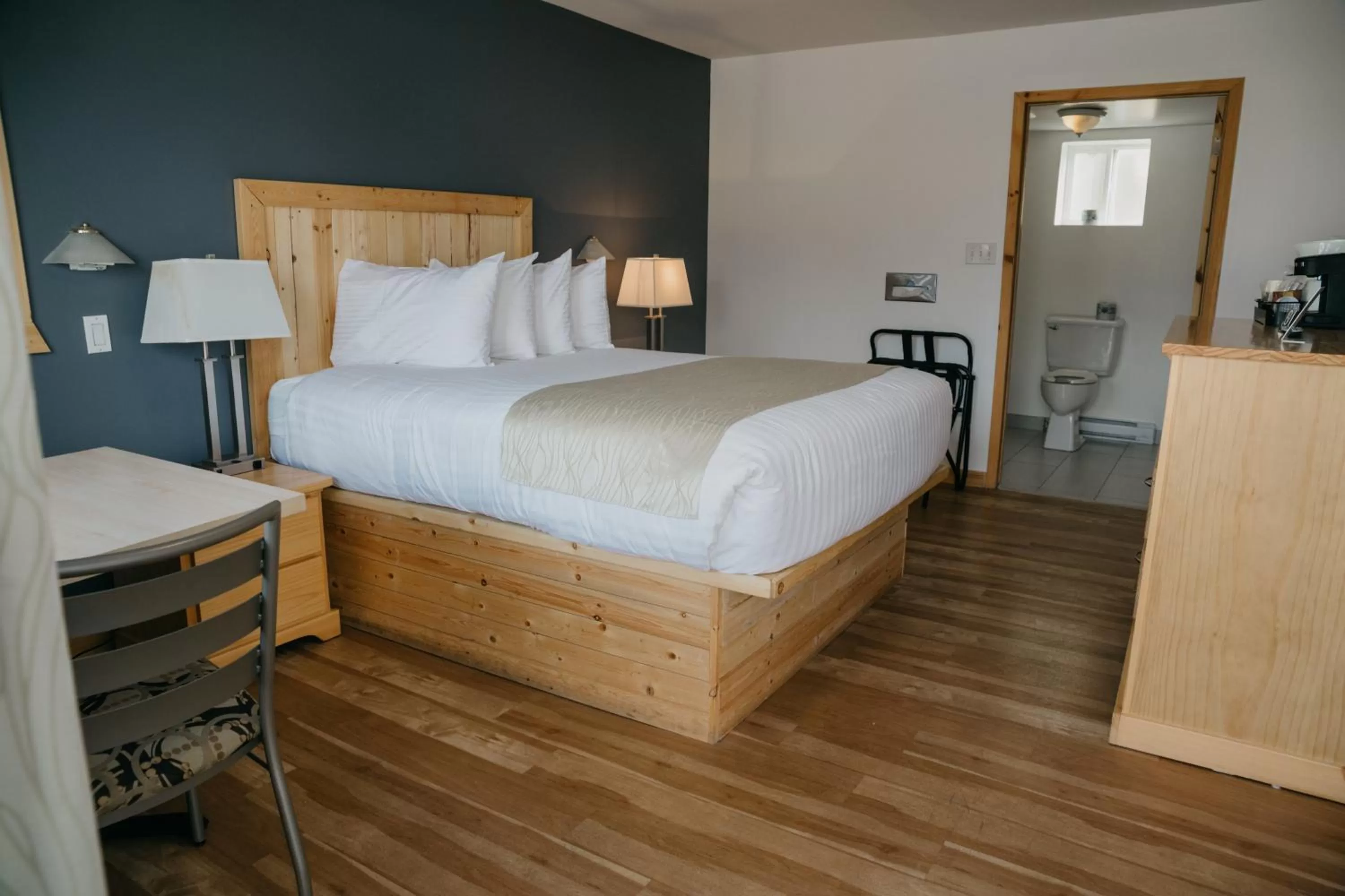 Photo of the whole room in Golden Village Lodge