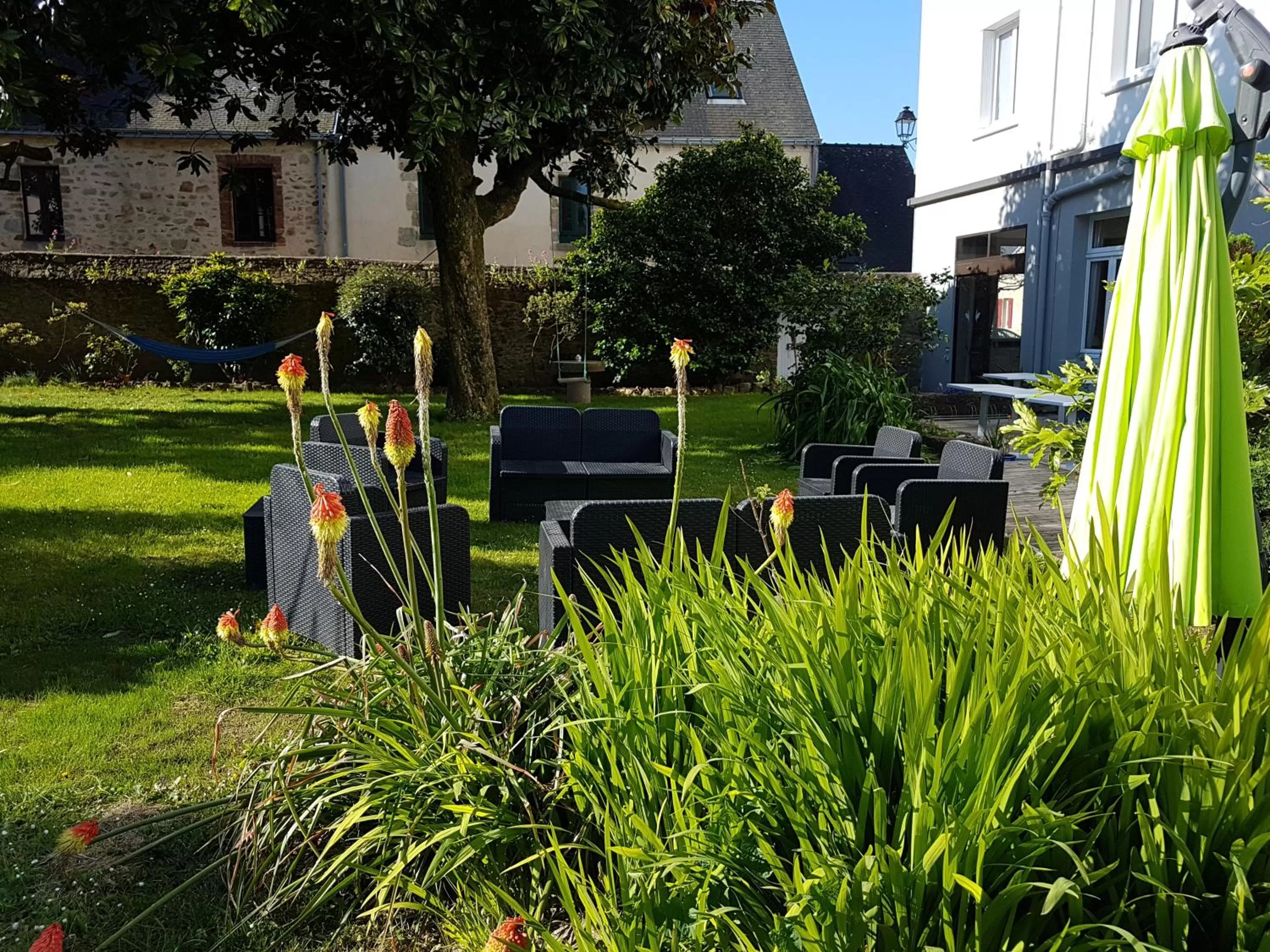 Patio in Hôtel Spa De La Citadelle Lorient