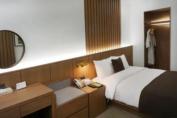 Premier Standard Double Room in Commodore Hotel Busan Premier Standard Double Room in Commodore Hotel Busan