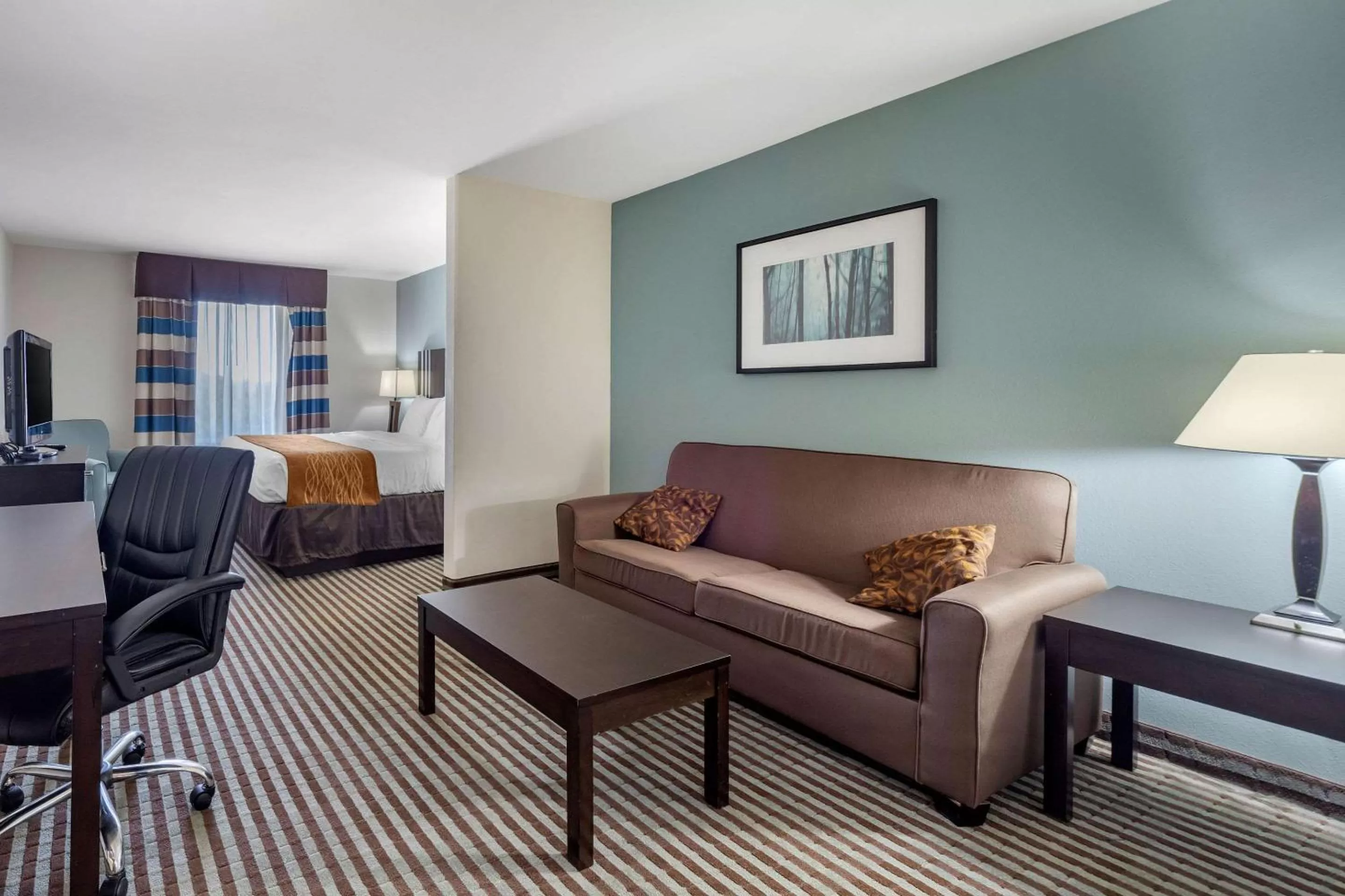 Photo of the whole room in Comfort Inn & Suites Perry I-35