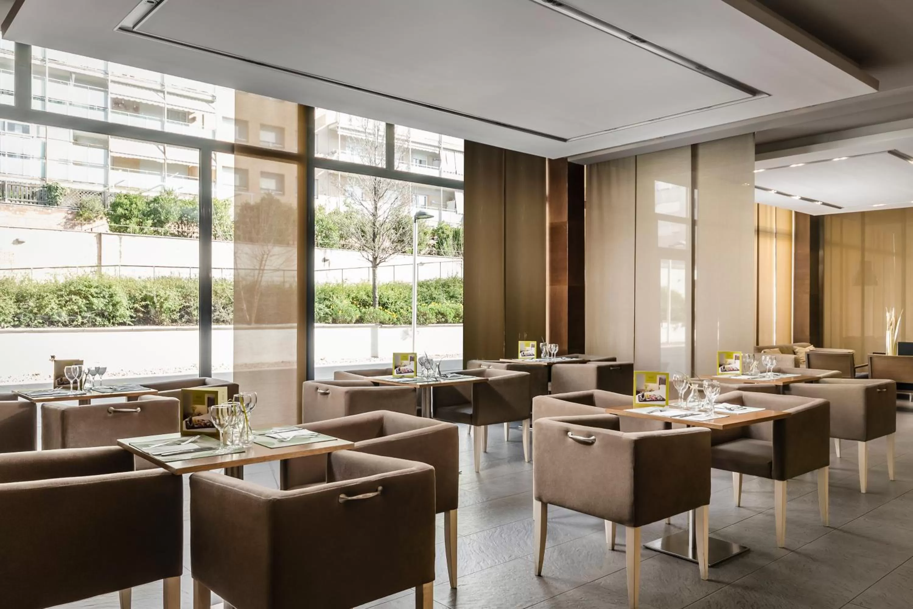 Restaurant/places to eat in Hotel Exe Barcelona Gate