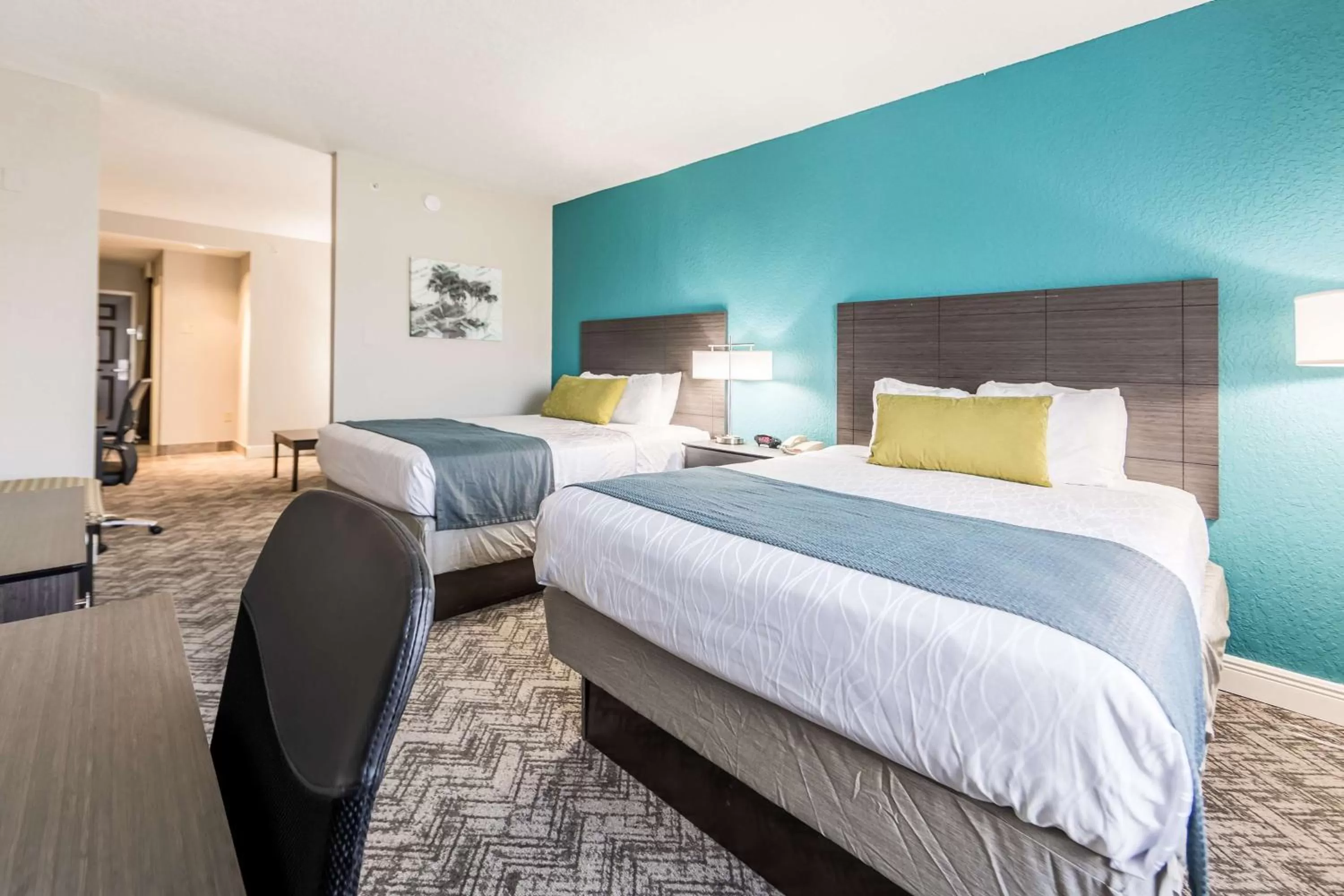 Photo of the whole room, Bed in Best Western Plus Sebastian Hotel & Suites