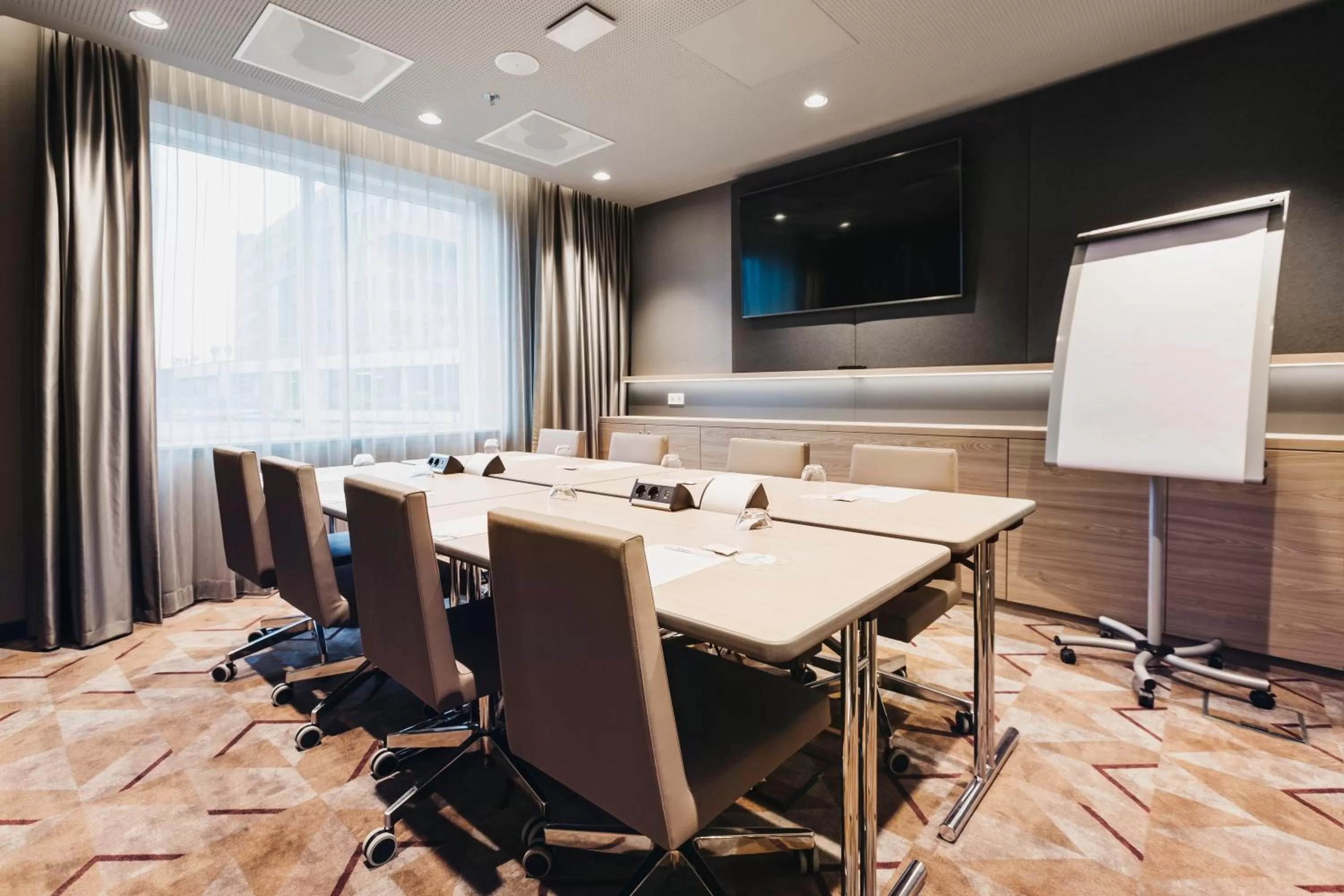 Meeting/conference room in Holiday Inn - Eindhoven Airport by IHG