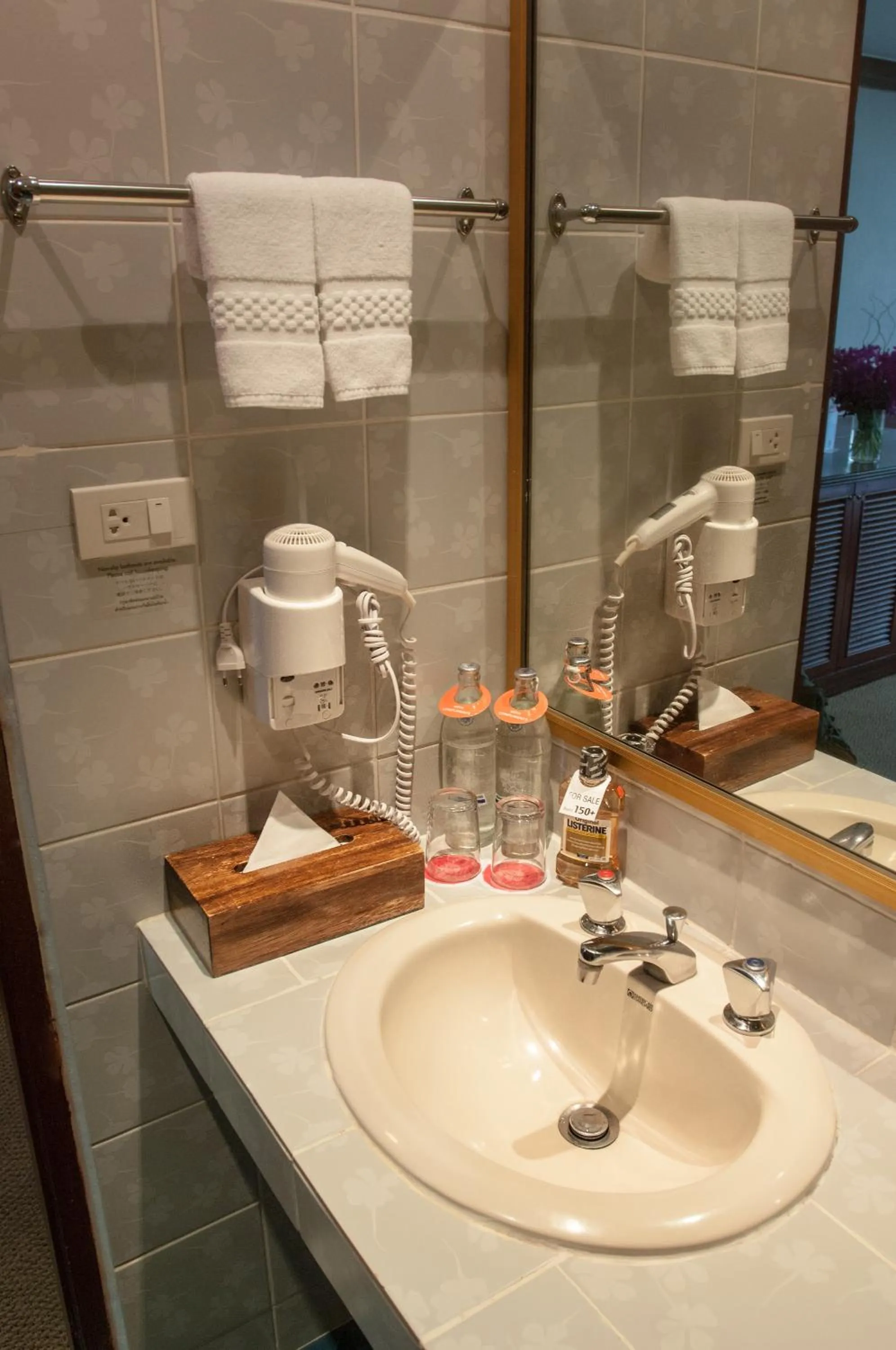 Bathroom in City Lodge Bangkok