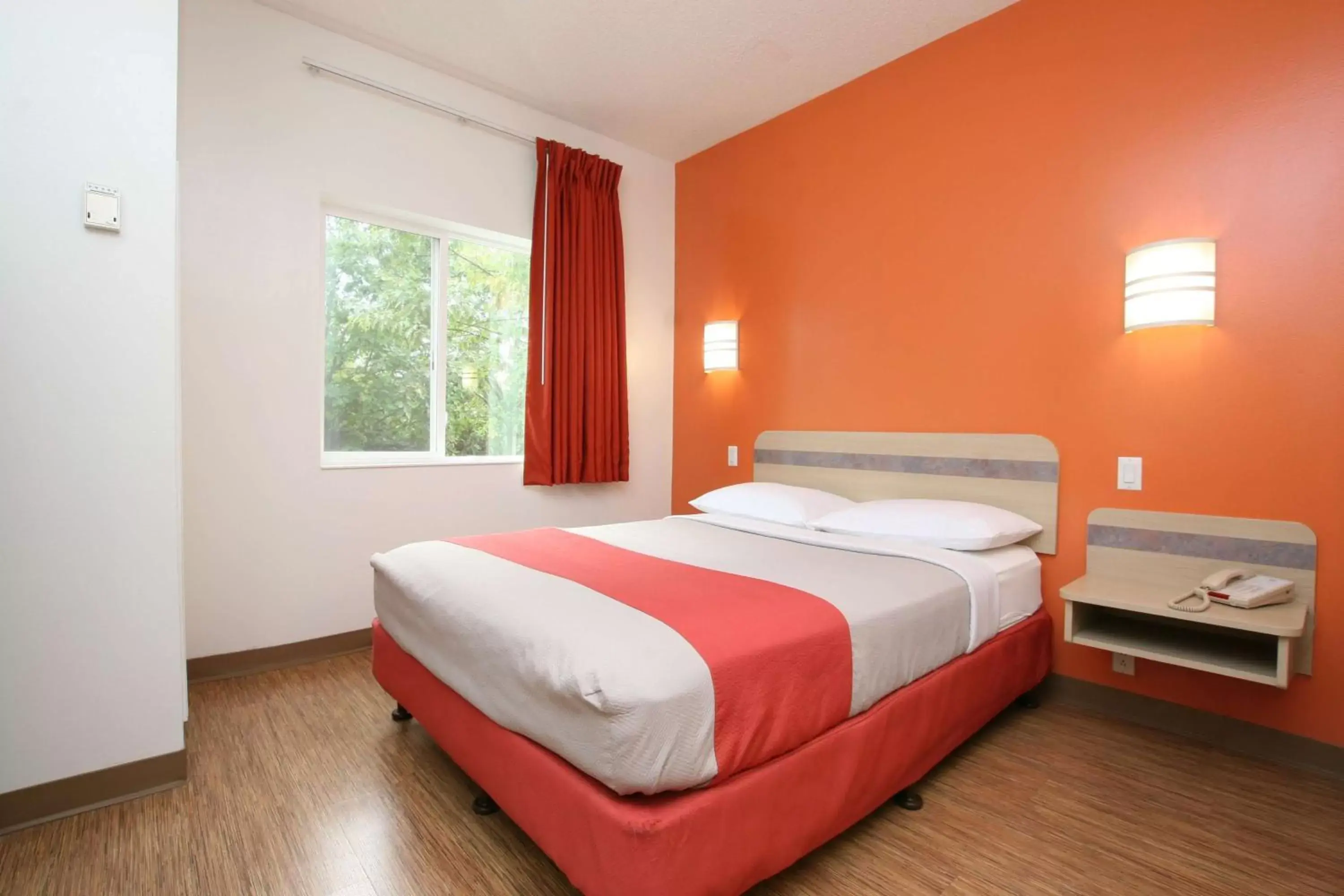 Double Room - Disability Access in Motel 6-Colchester, VT - Burlington Double Room - Disability Access in Motel 6-Colchester, VT - Burlington