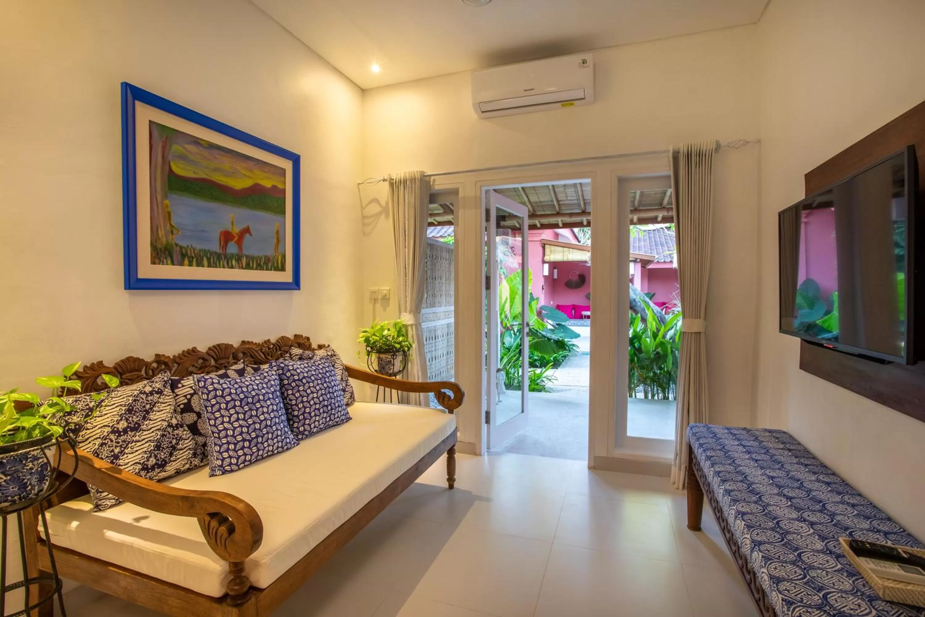 Garden in PinkPrivate Sanur - for Cool Adults Only