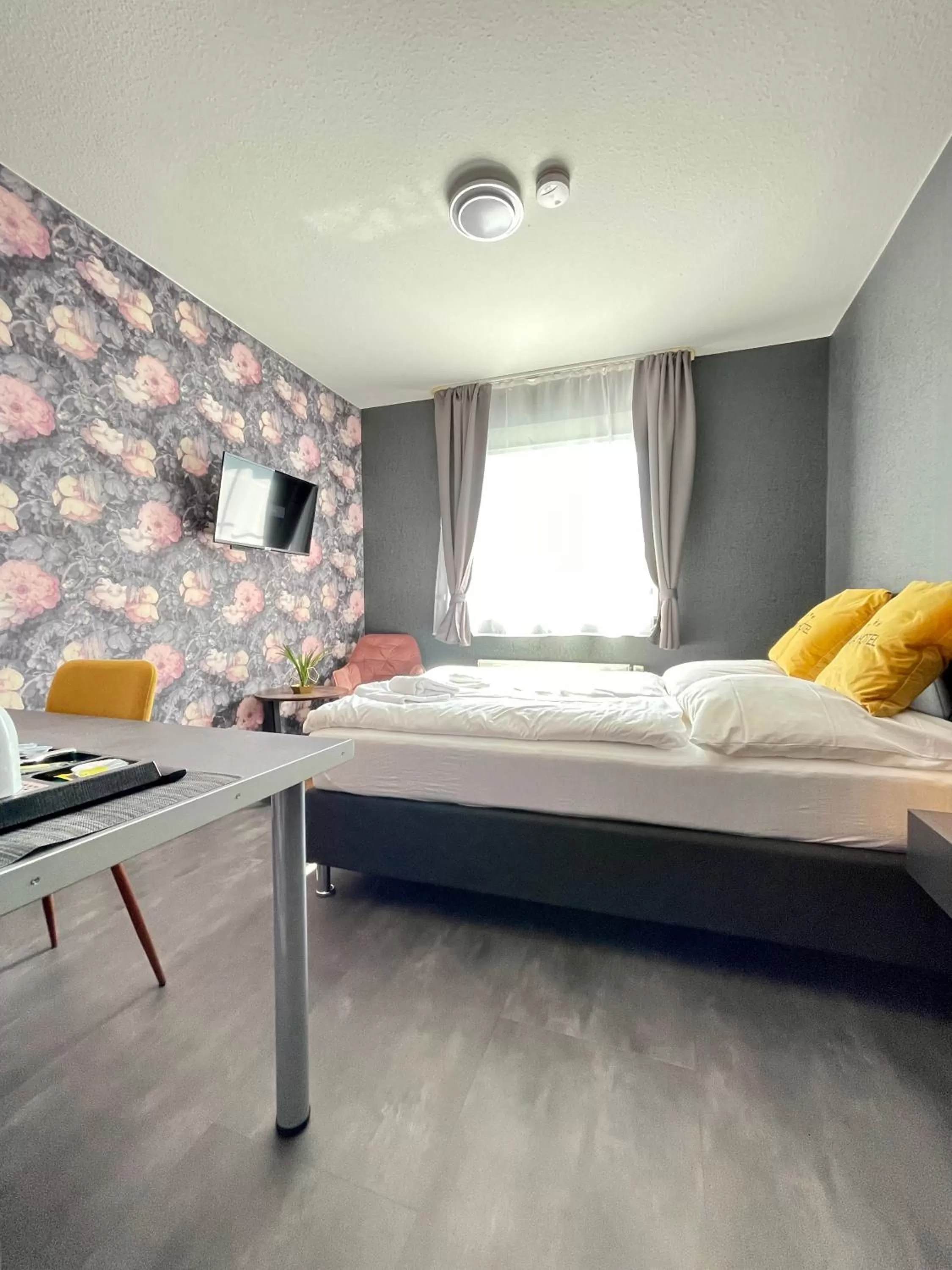 Photo of the whole room, Bed in DUA Hotel