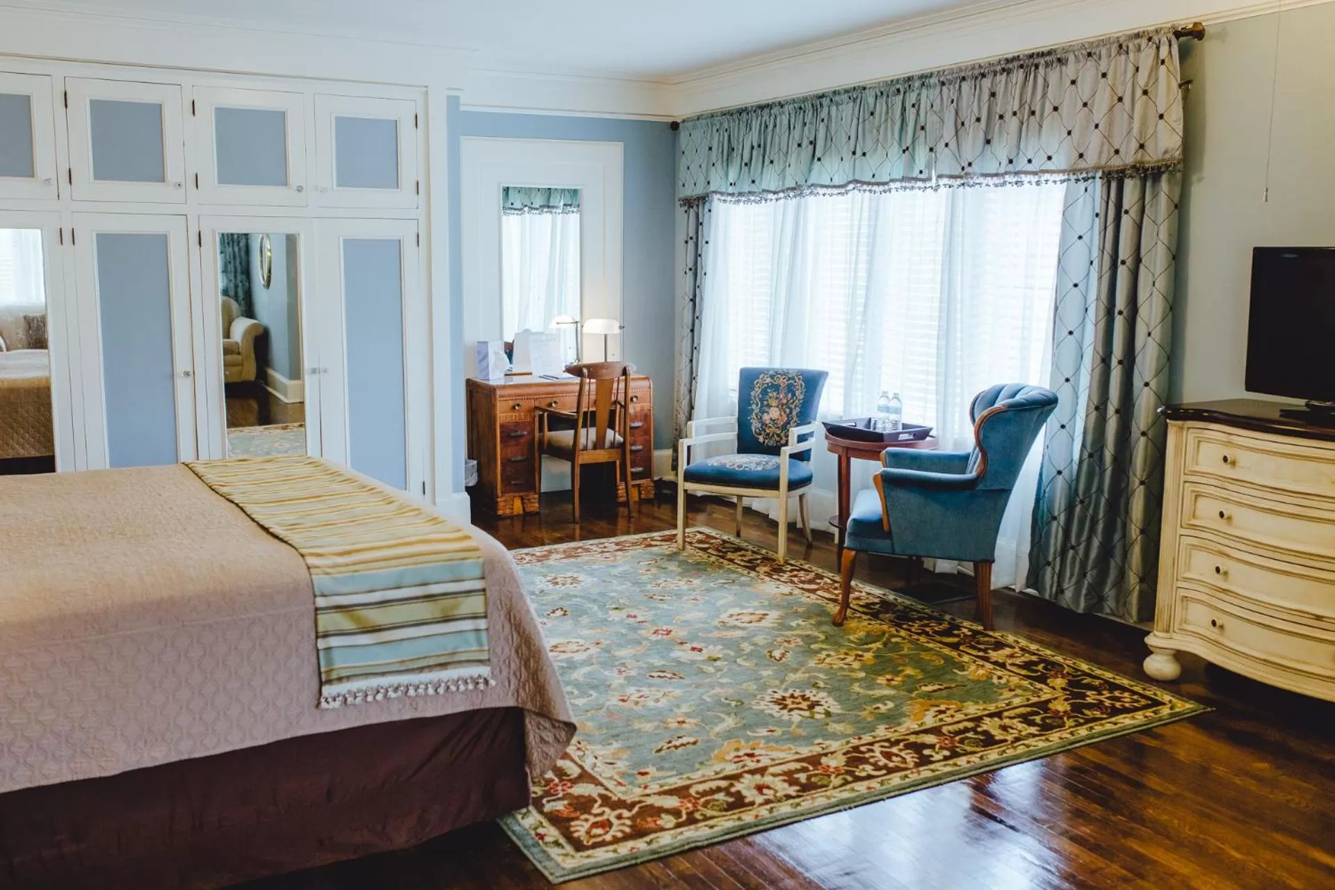 Bed in Leonard at Logan House