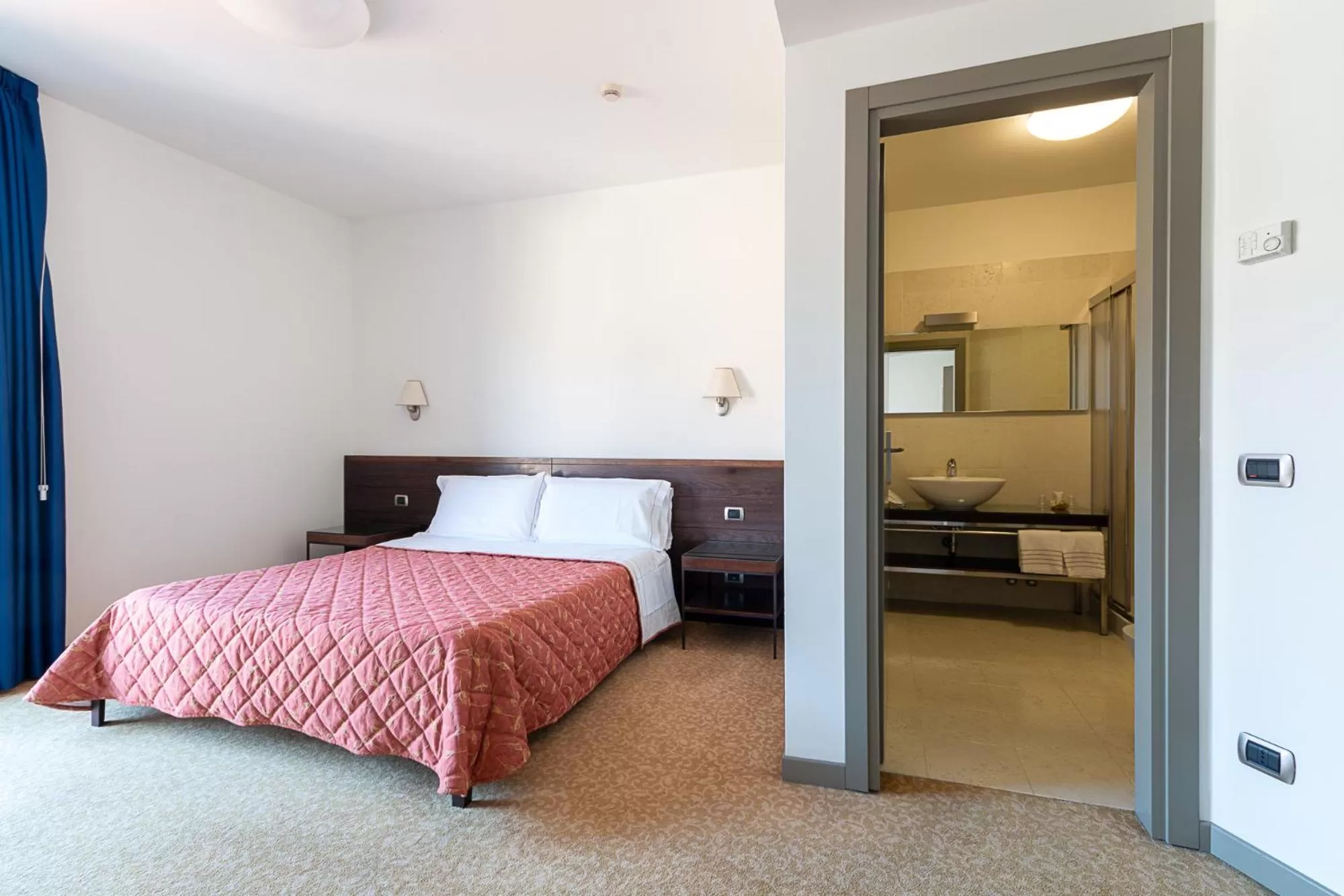 Bed in Locanda del Lago Rosmunda