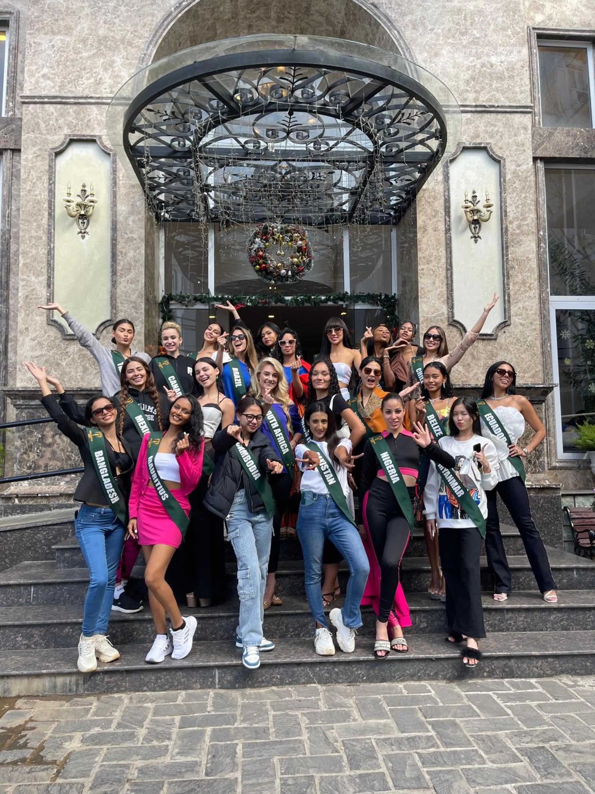 Facade/entrance in Hotel Du Lys