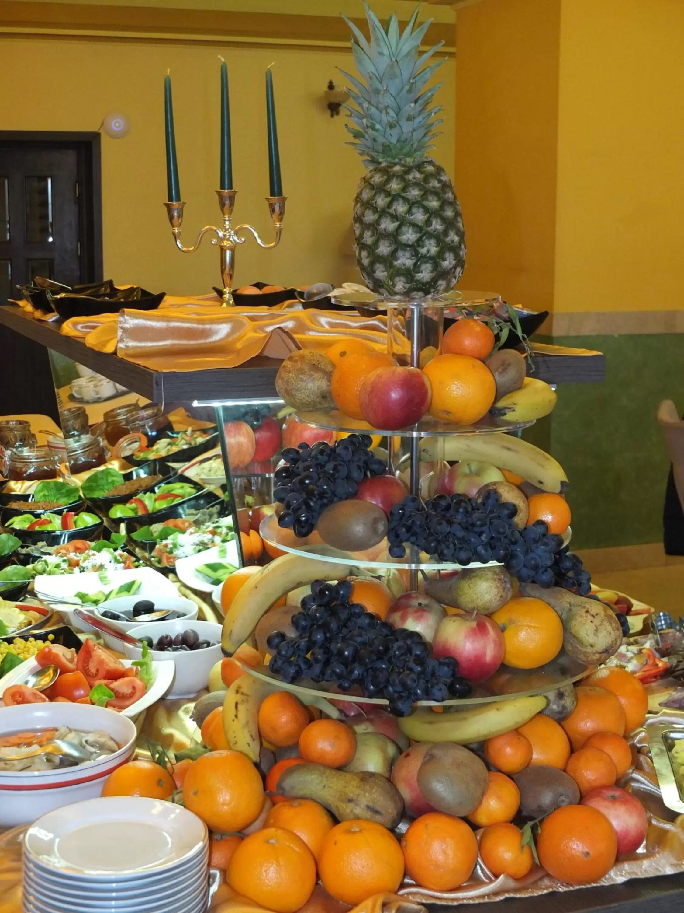 Restaurant/places to eat in Hotel Central