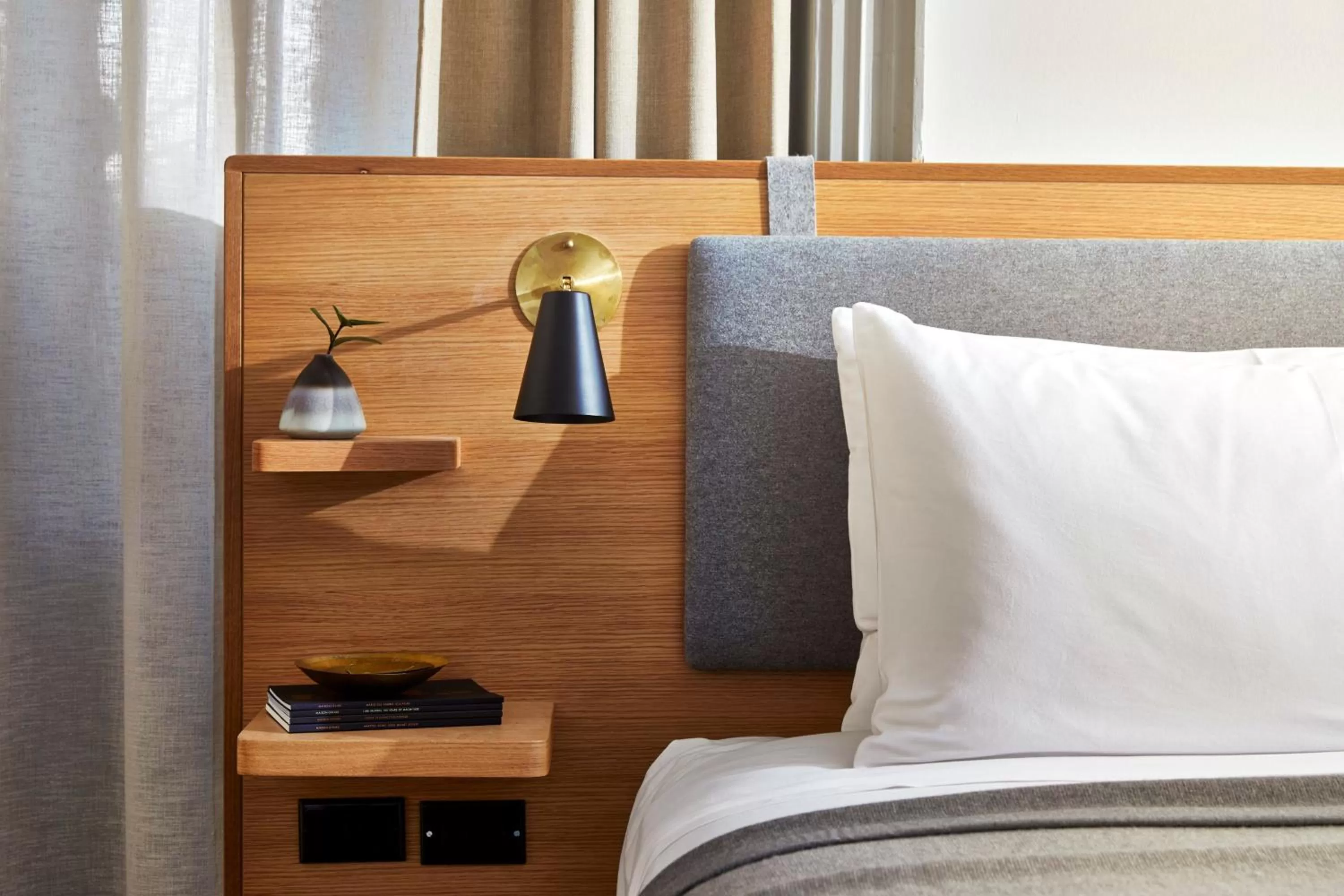 Bed in Hotel Kinsley