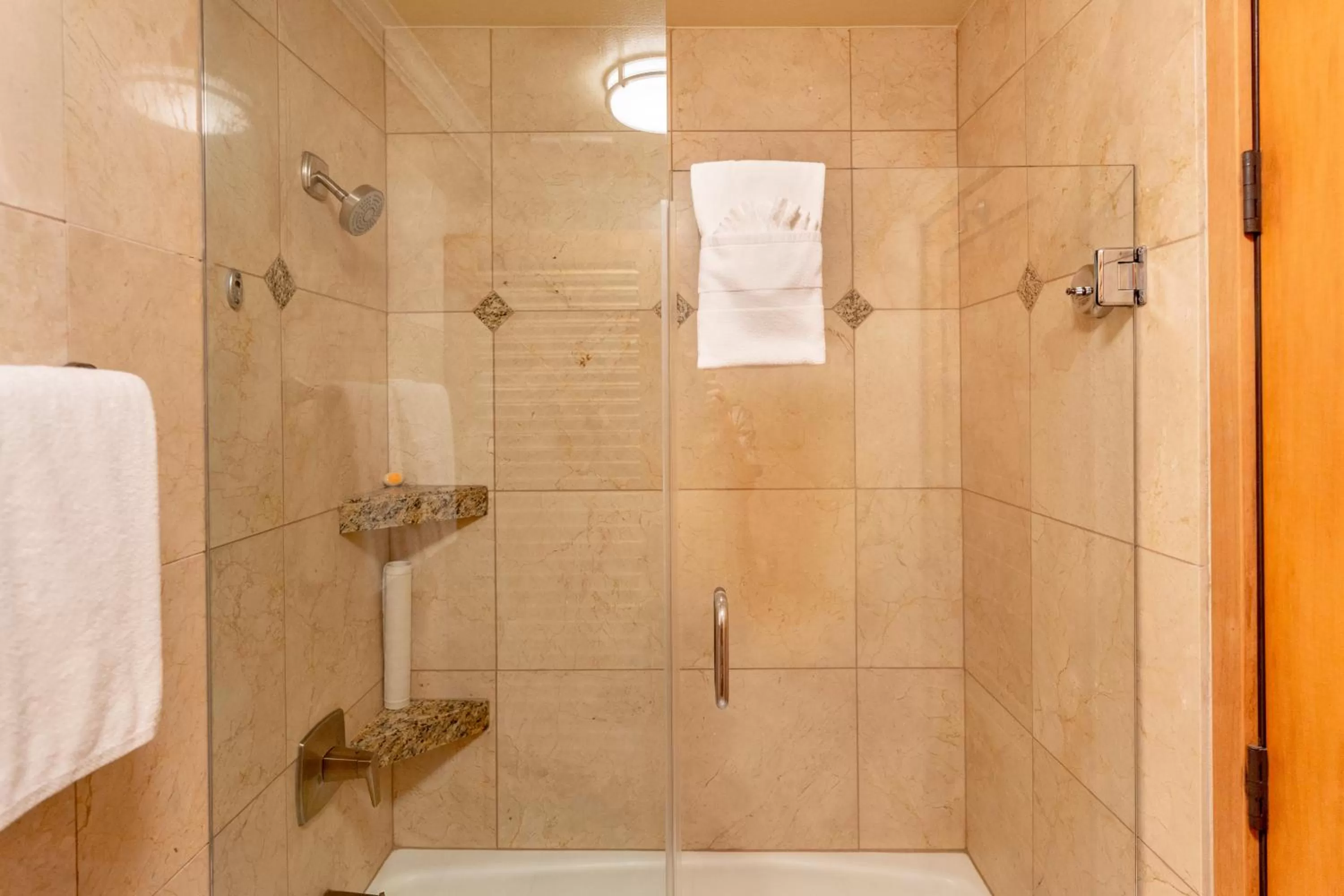 Bathroom in Pacific Terrace Hotel