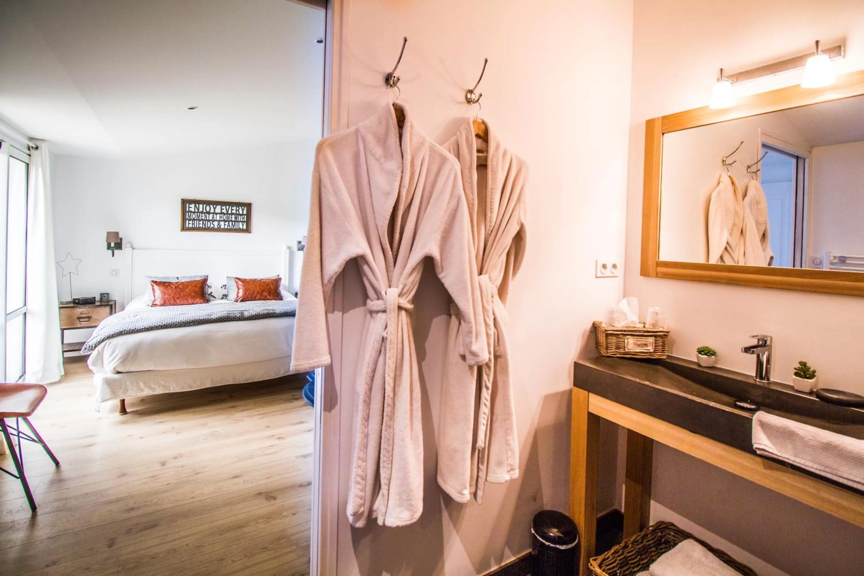 Bathroom in Le Temps des Hôtes