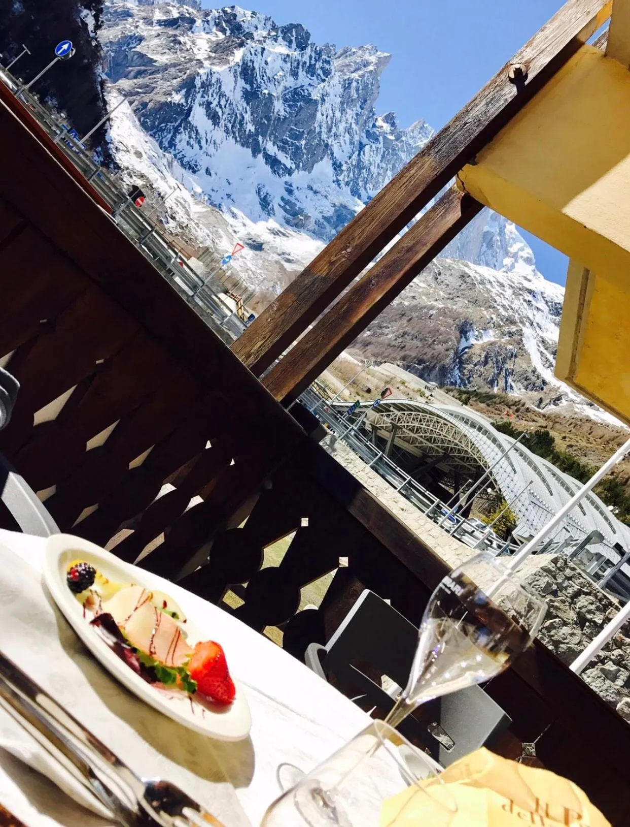 Restaurant/places to eat in Shatush Hotel