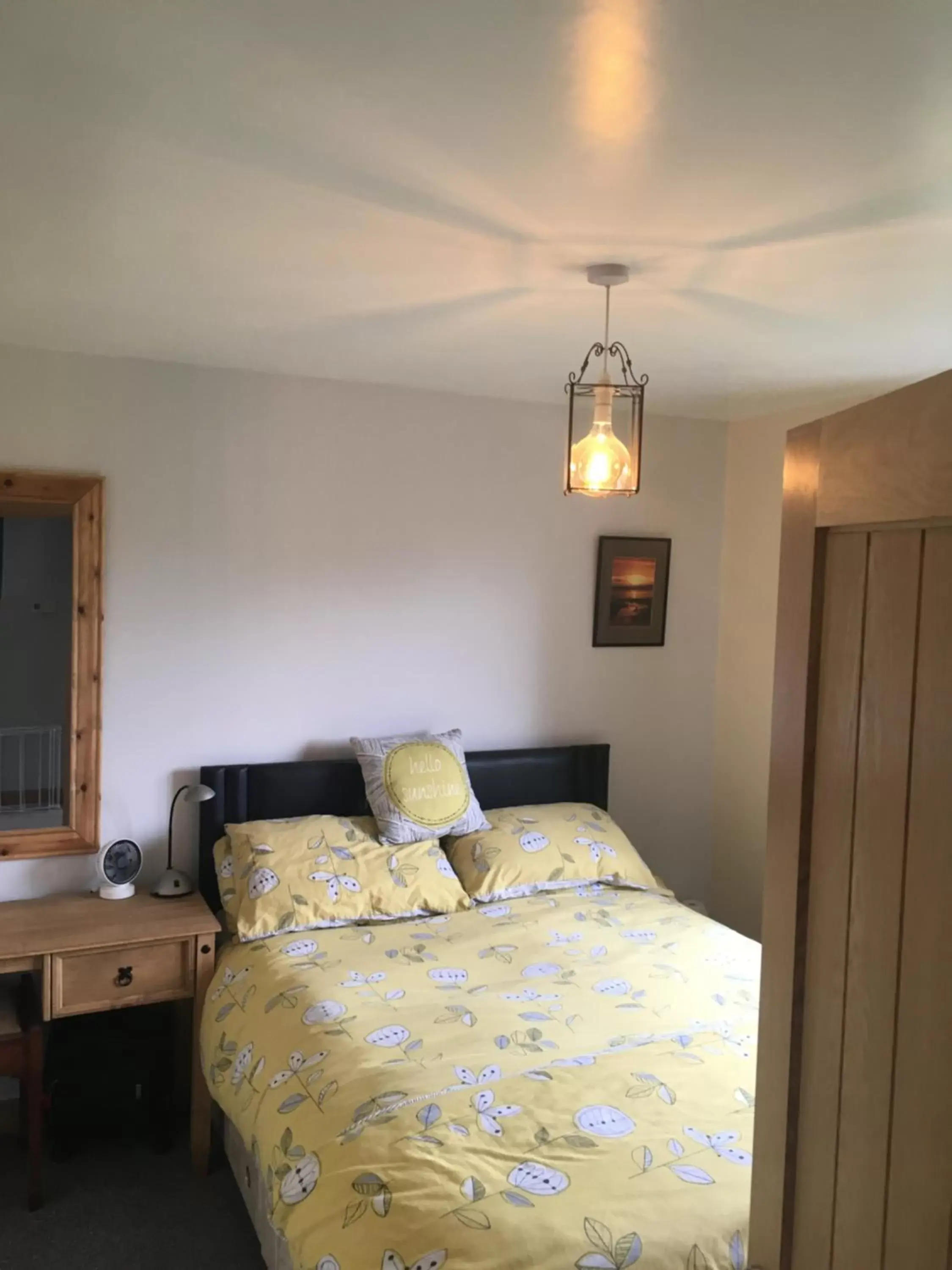 King Room with Garden View in Jacquie's B&B -Dumfries-Room with a view - hot tub King Room with Garden View in Jacquie's B&B -Dumfries-Room with a view - hot tub