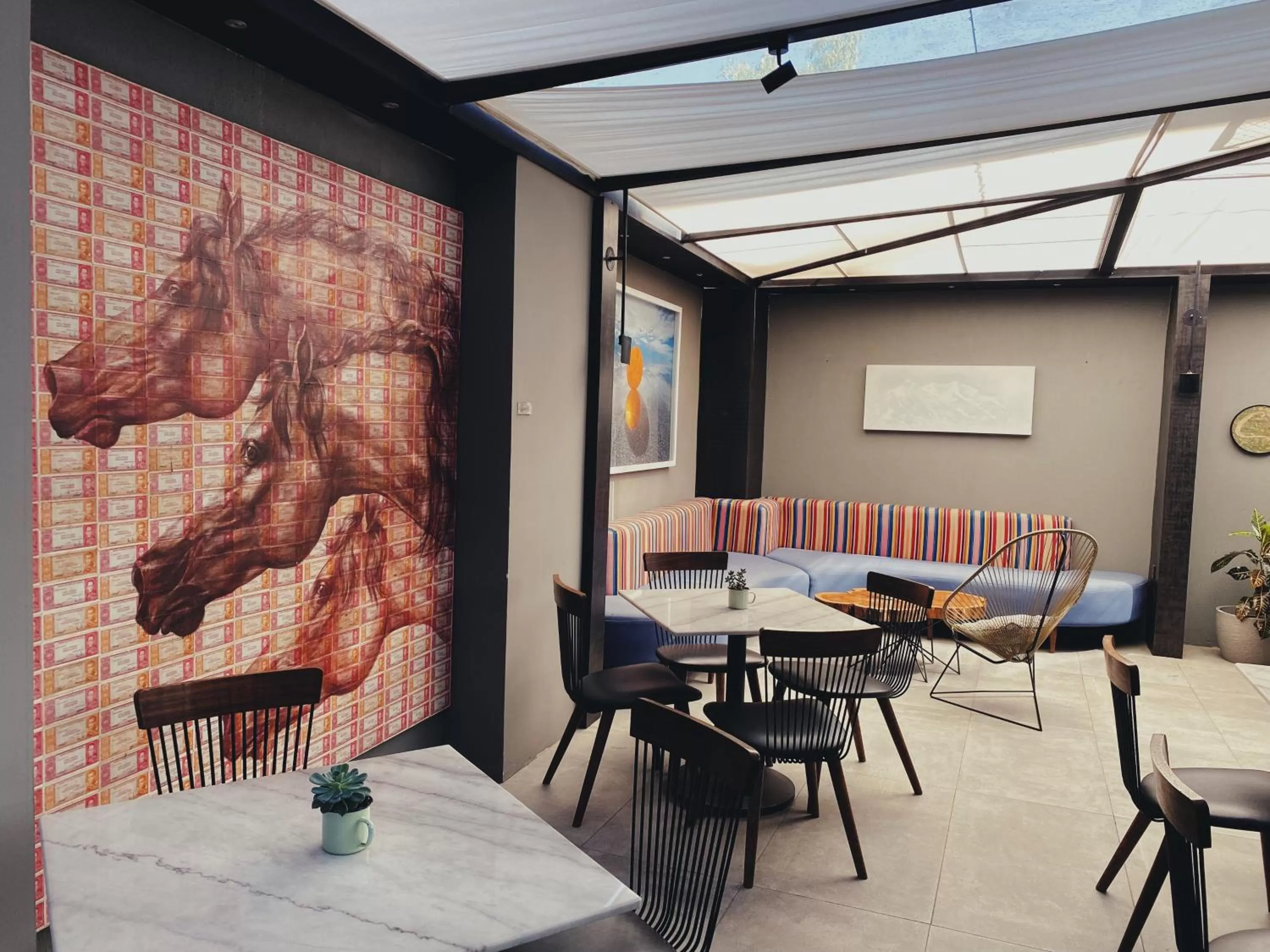 Restaurant/places to eat in Atix Hotel, a Member of Design Hotels