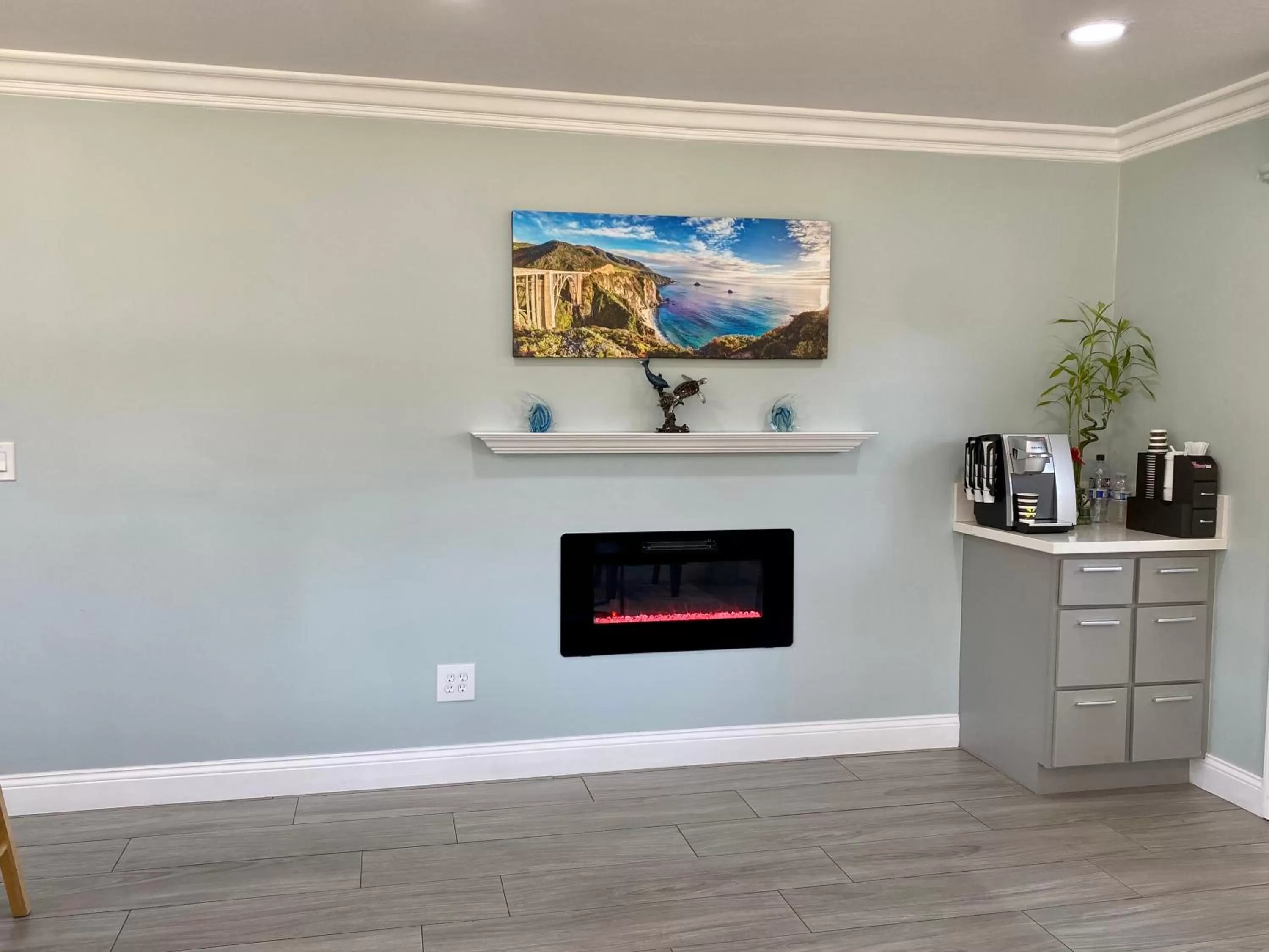 Coffee/tea facilities in Aura Inn Monterey