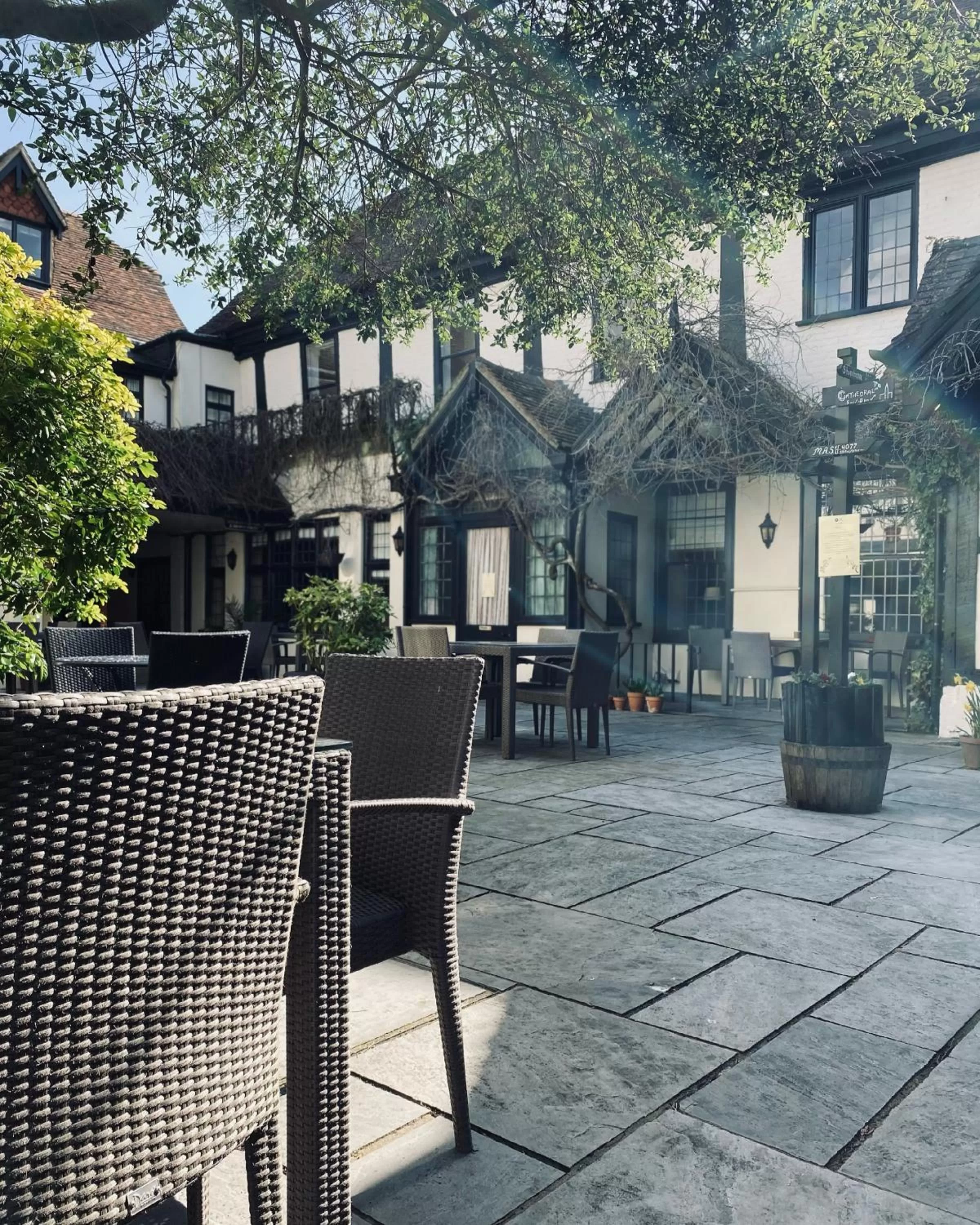 Inner courtyard view in Best Western Red Lion Hotel