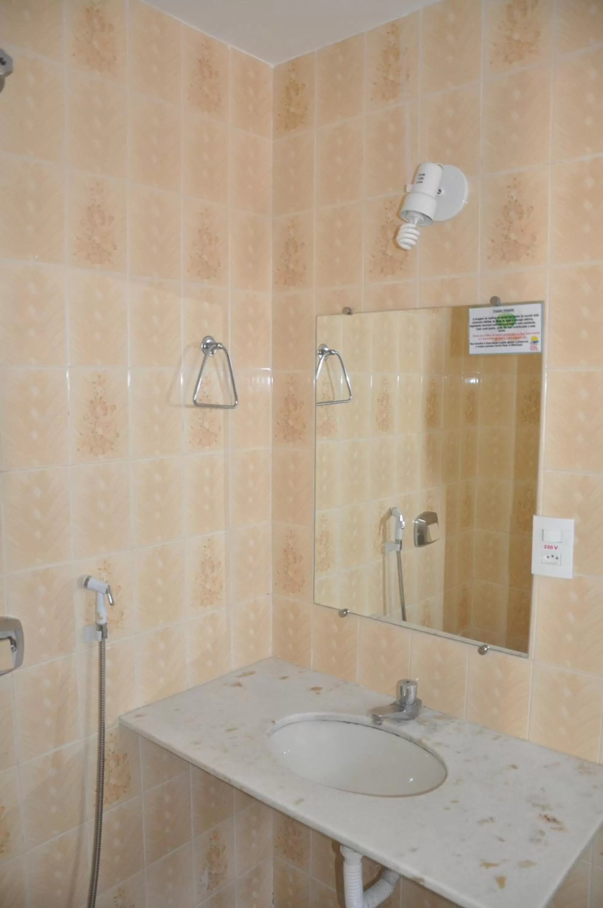 Bathroom in Hotel Raio de Sol