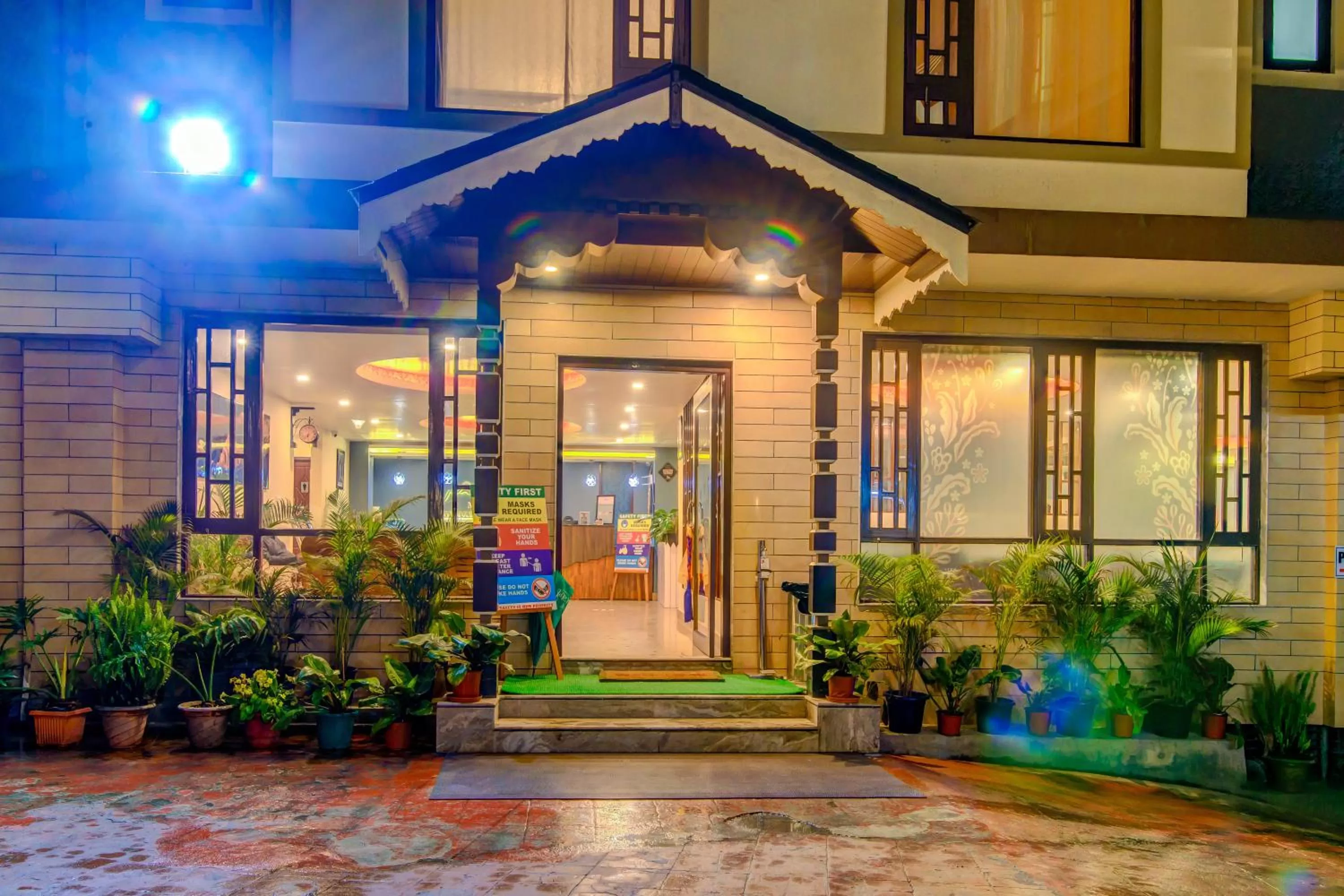 Facade/entrance in Muscatel Grand Silkroute - 300 Mts from MG Marg