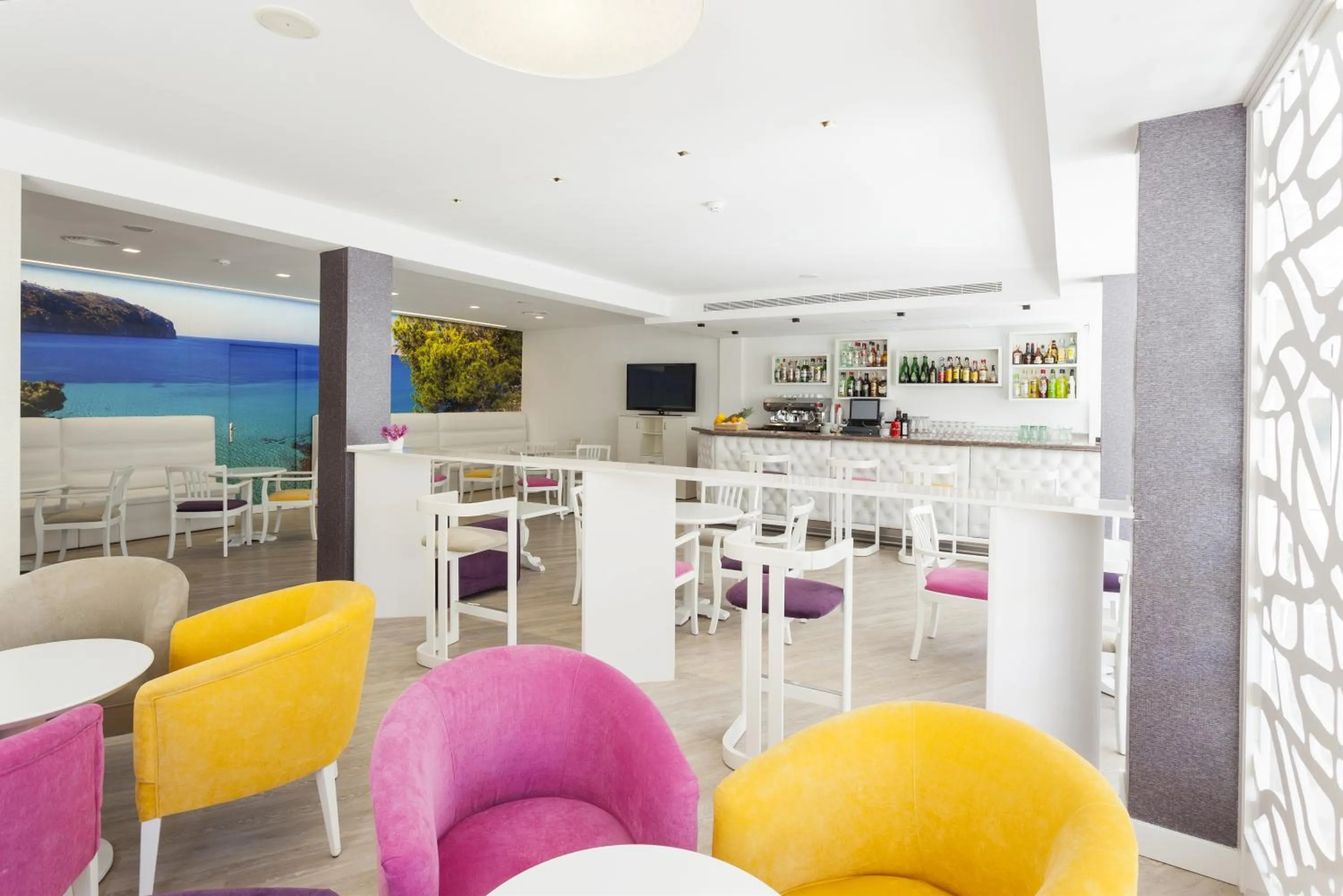 Lounge or bar in Hotel Venecia Paguera
