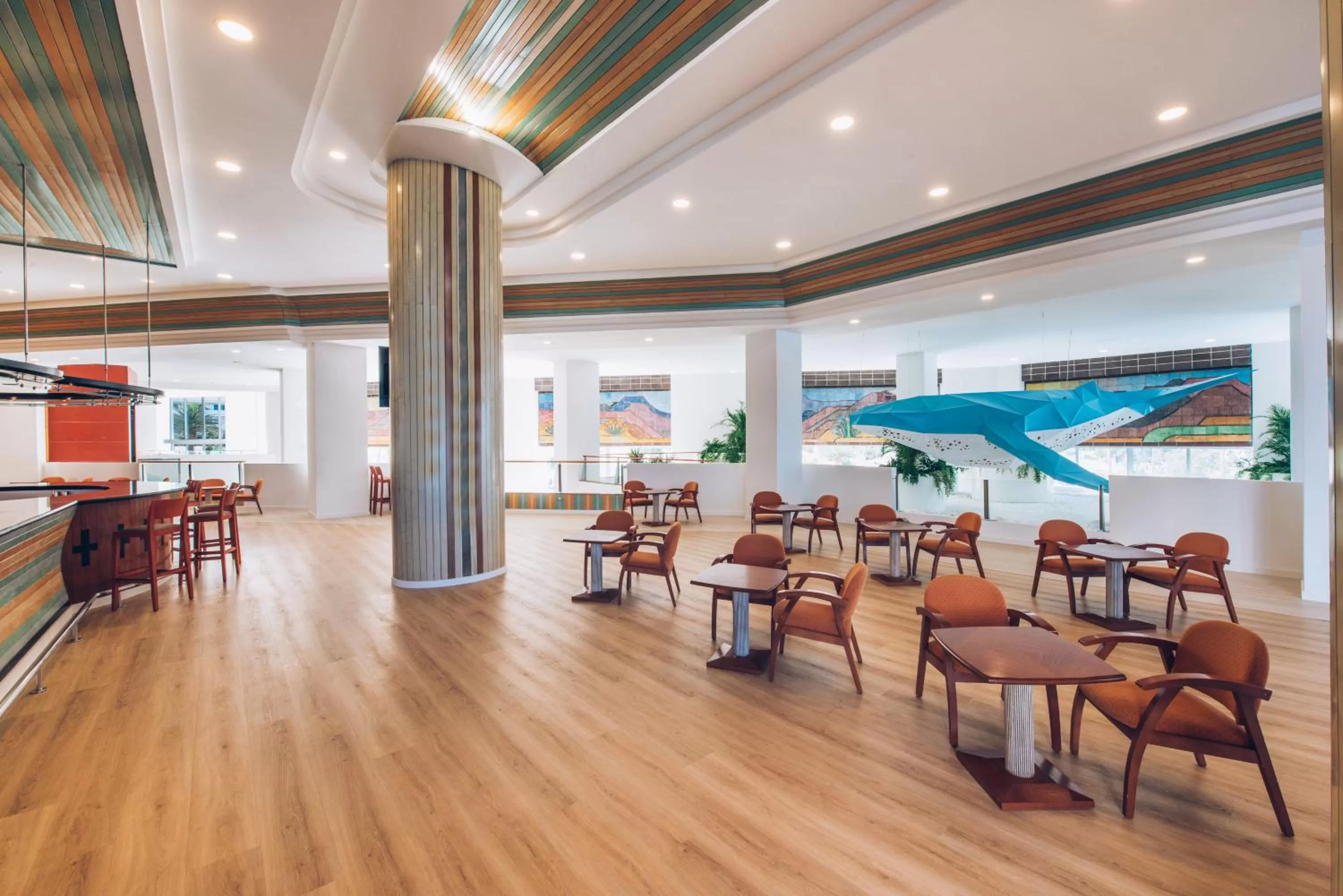 Lounge or bar in Iberostar Waves Bouganville Playa