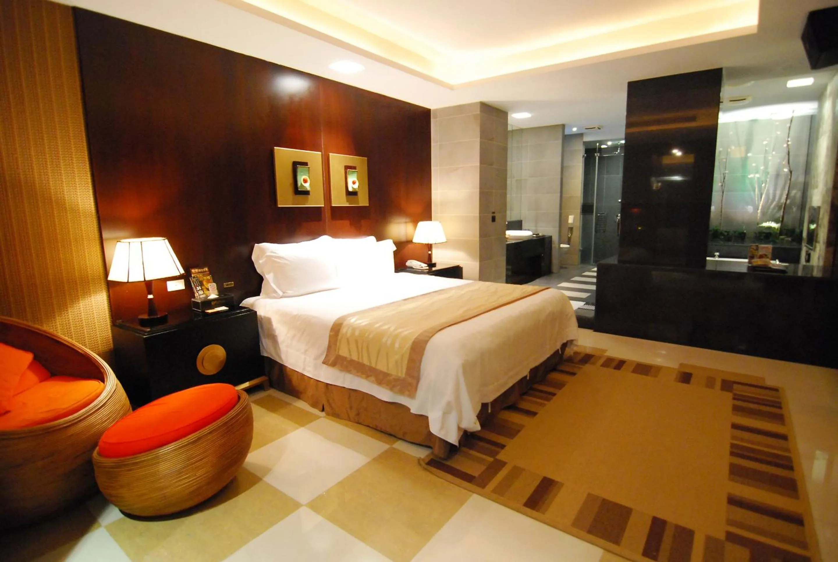 Photo of the whole room, Bed in Yes Motel