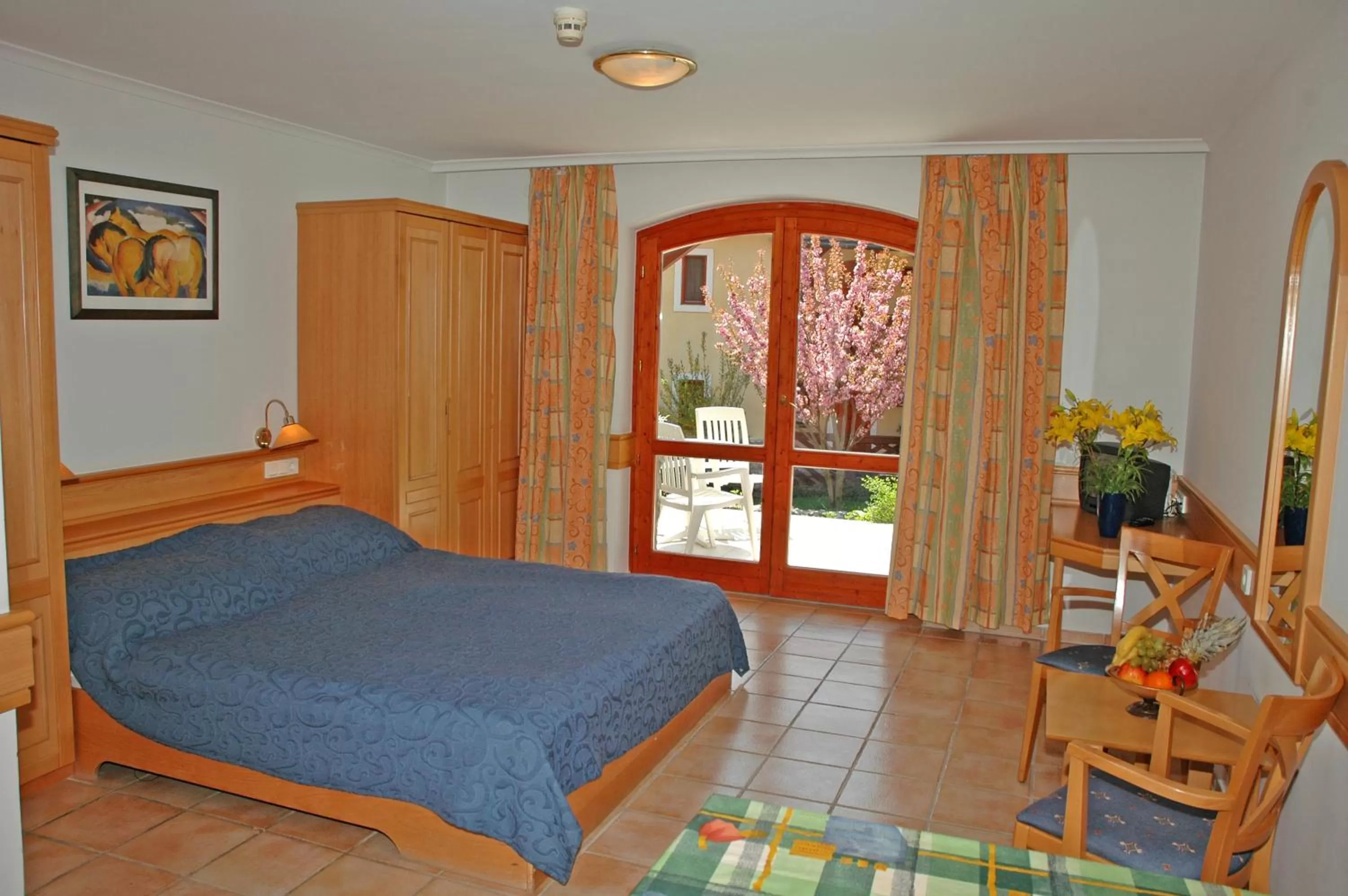 Decorative detail, Bed in Club Dobogómajor superior