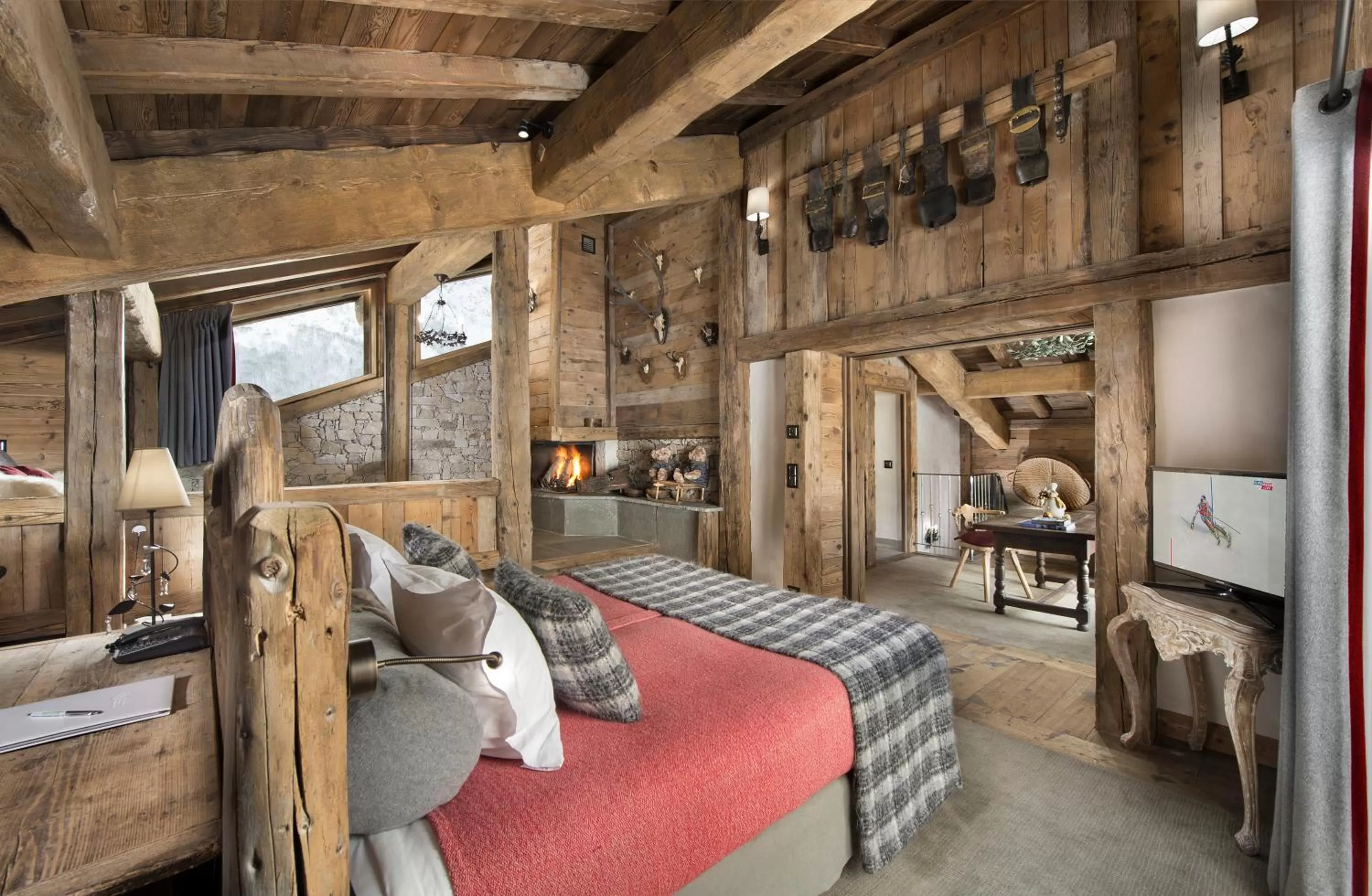 Photo of the whole room, Bed in La Bouitte - Hôtel Relais & Châteaux