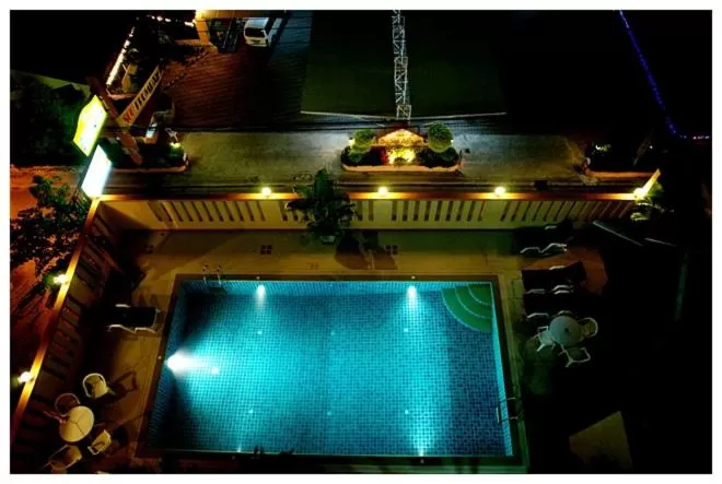 Pool view in soi2inn