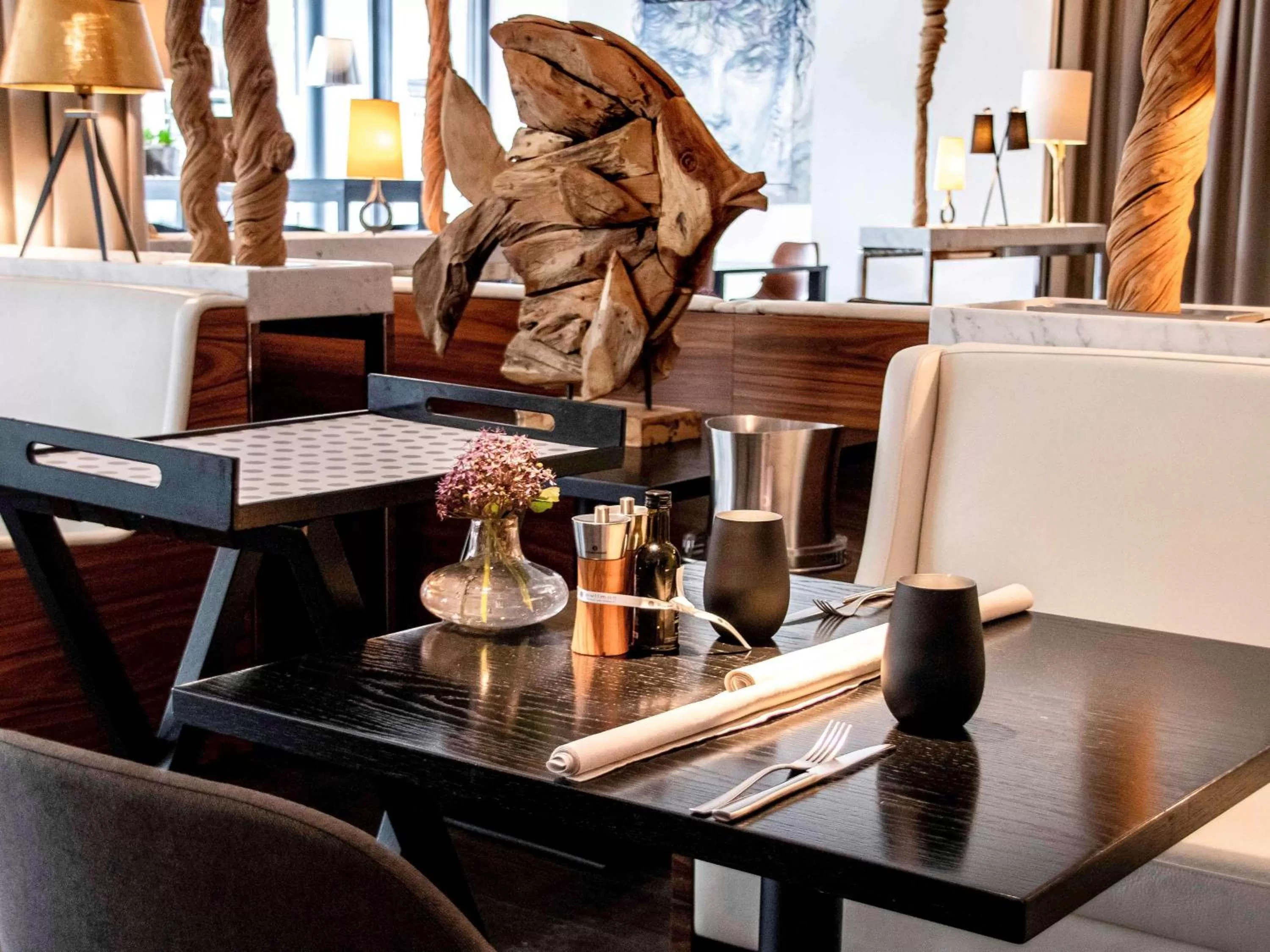 Restaurant/places to eat in Pullman Eindhoven Cocagne