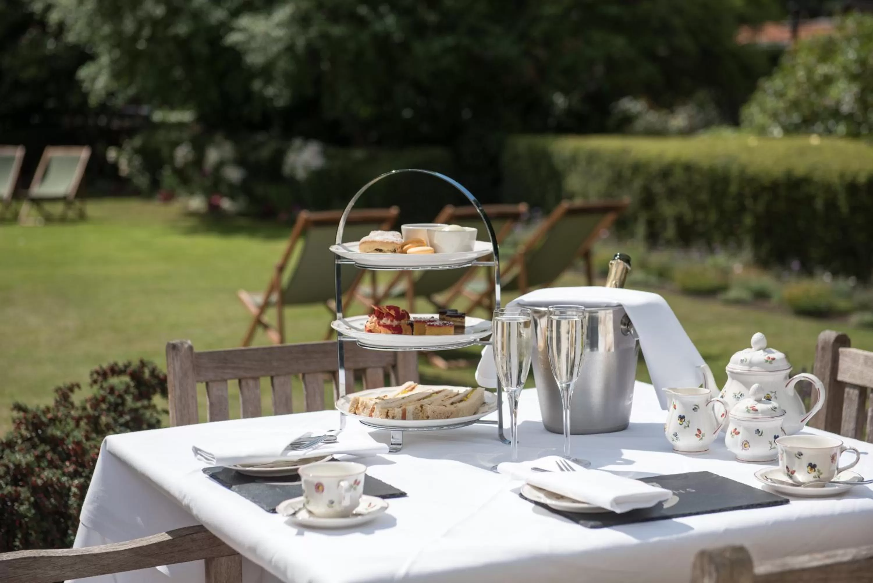 Restaurant/places to eat in The Eastbury & Spa