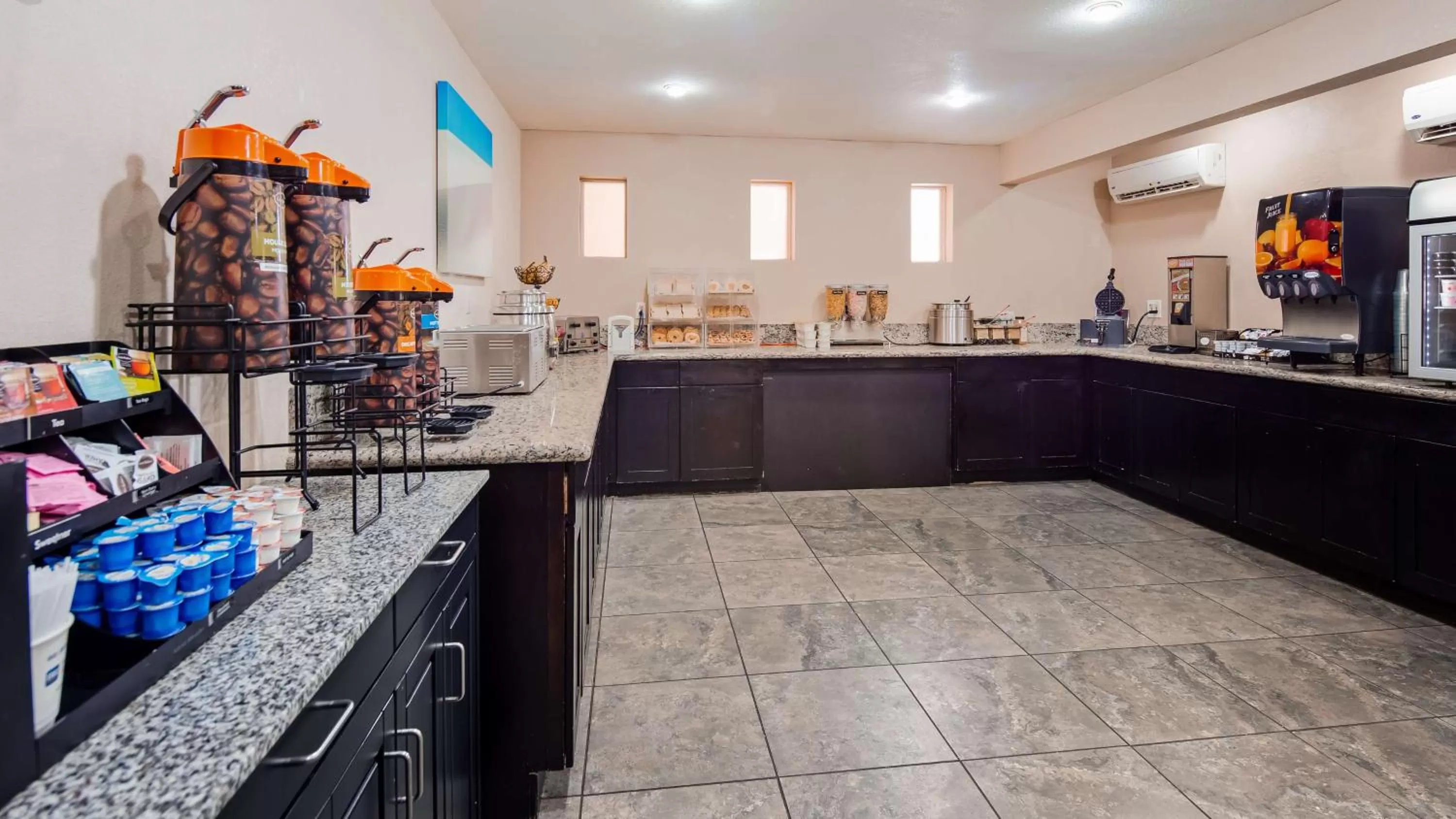 Restaurant/places to eat in Best Western Desert Oasis