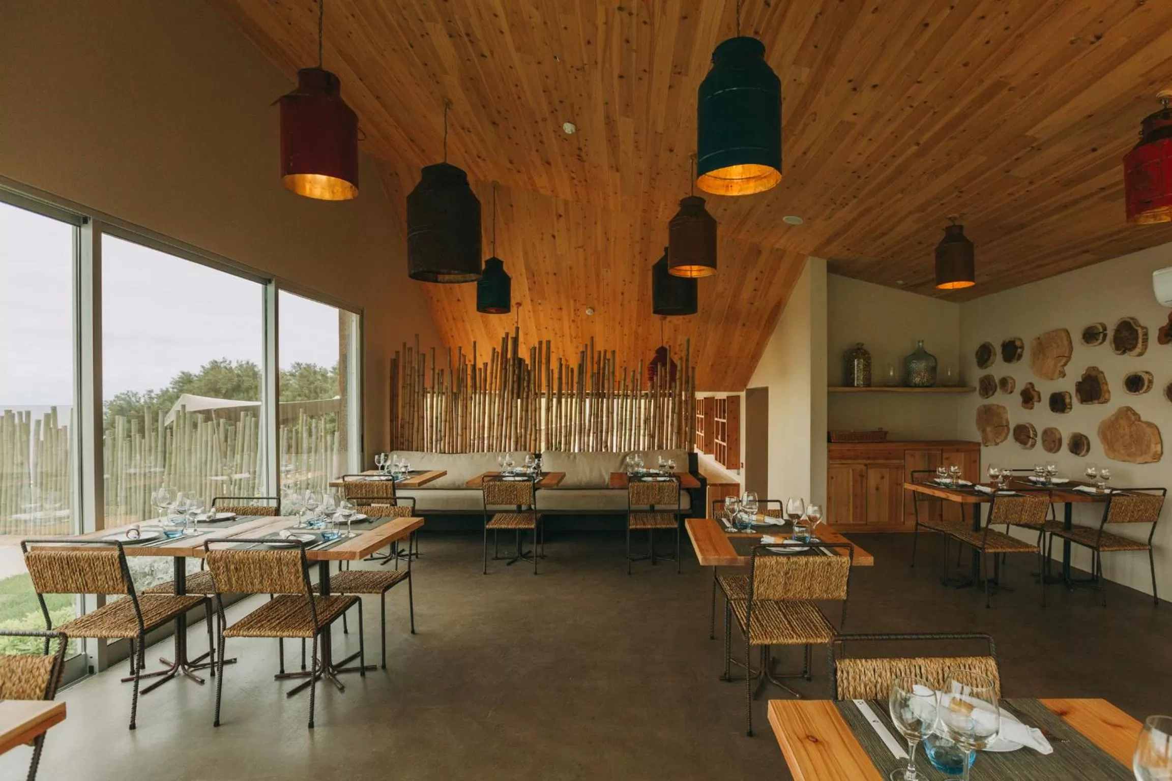 Restaurant/places to eat in Santa Barbara Eco-Beach Resort