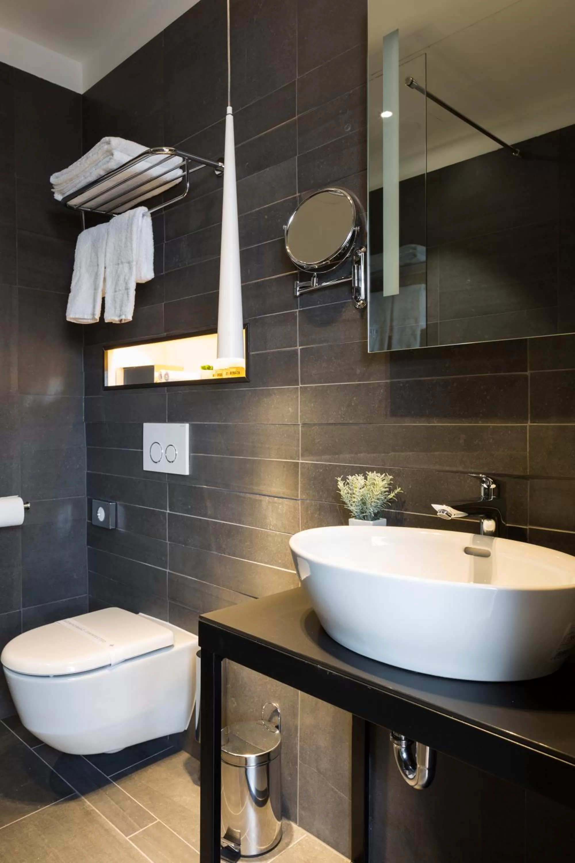 Bathroom in Livris Hotel