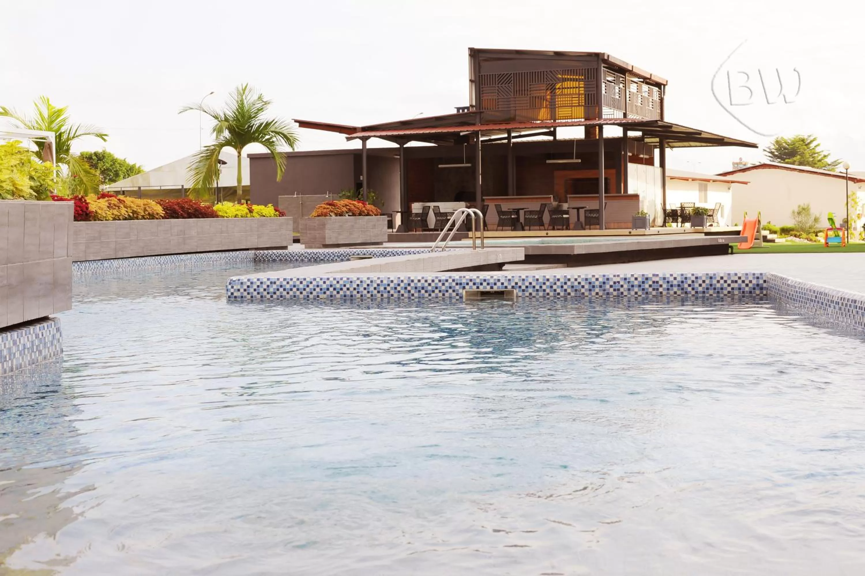 Swimming pool in Best Western Plus Soaho Douala Airport