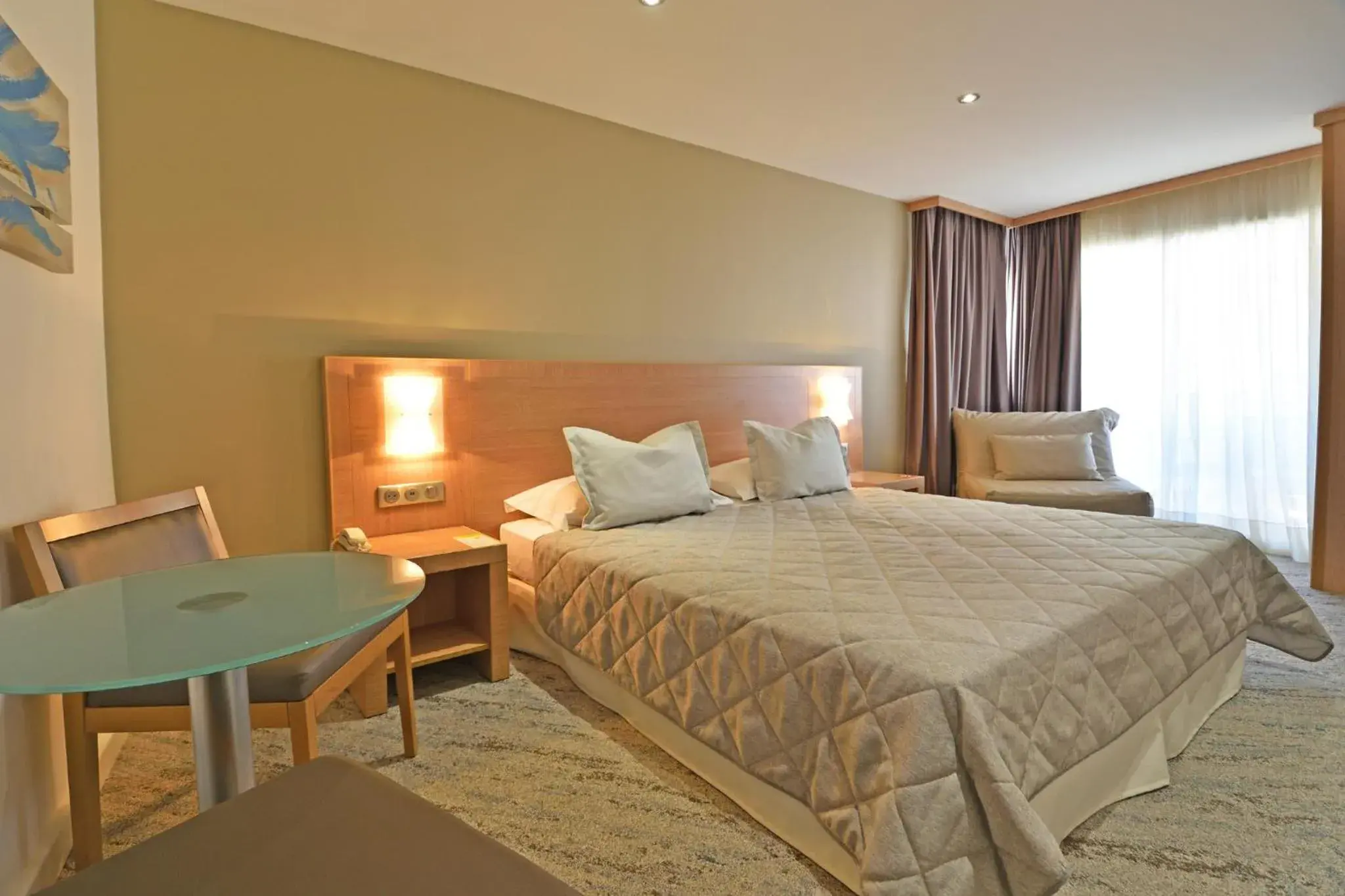 Double or Twin Room with Balcony in Hôtel Le Rocher Double or Twin Room with Balcony in Hôtel Le Rocher