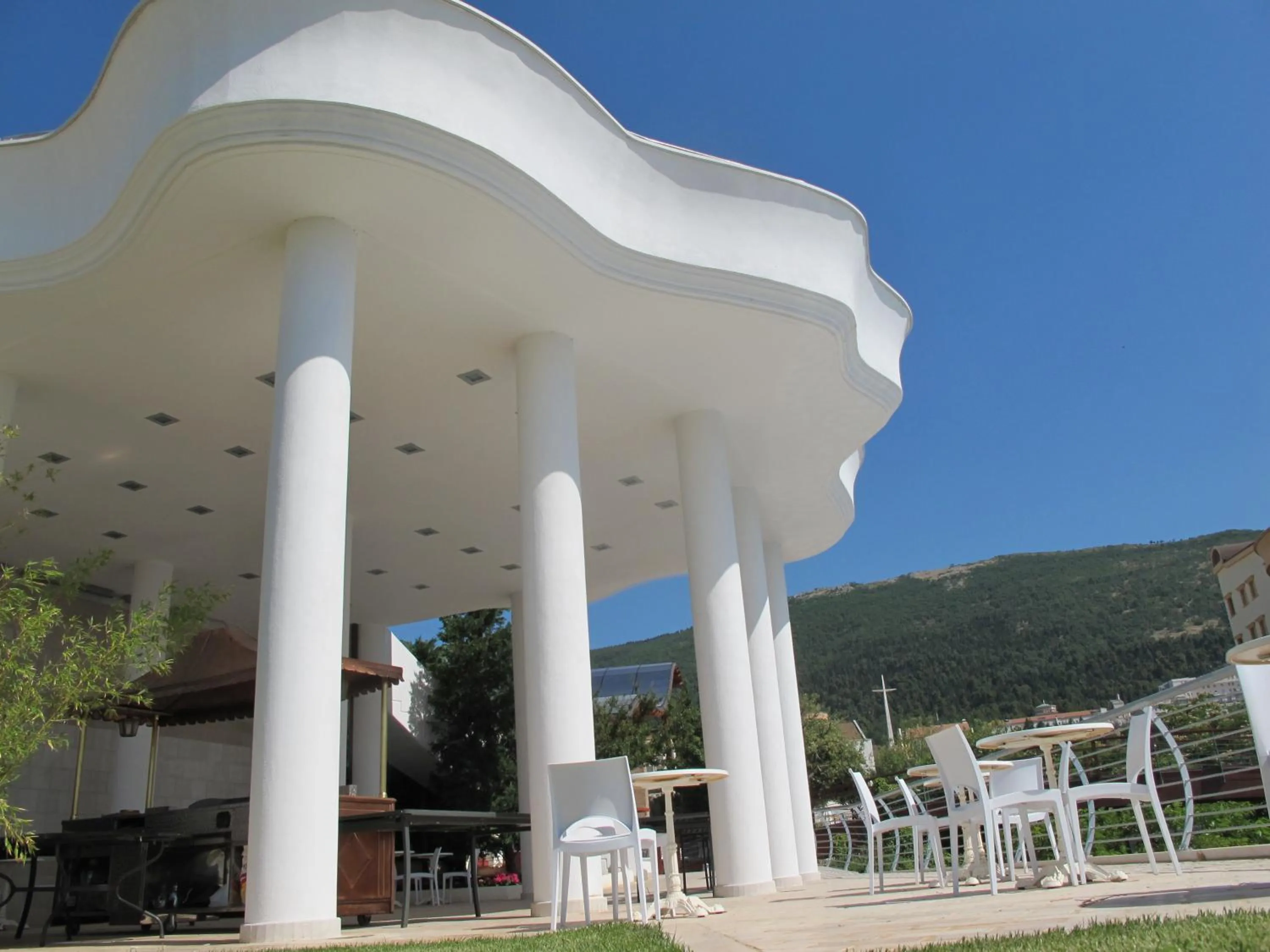 Facade/entrance in Gran Paradiso Hotel Spa